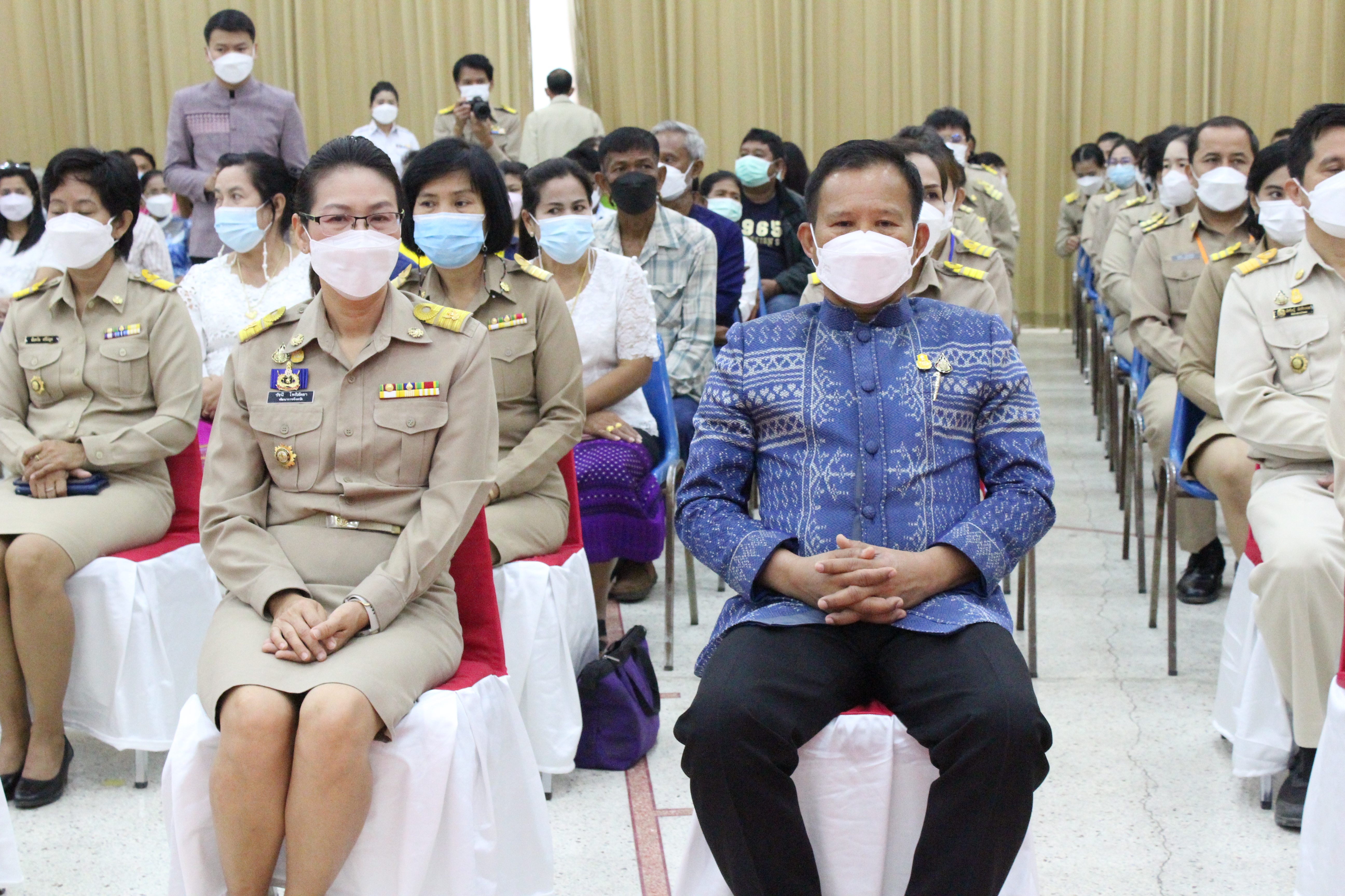 “พัฒนาชุมชนกาญจนบุรีจับมืออำเภอพนมทวน ส่งมอบพัฒนากรบรรจุใหม่ รุ่น 119”