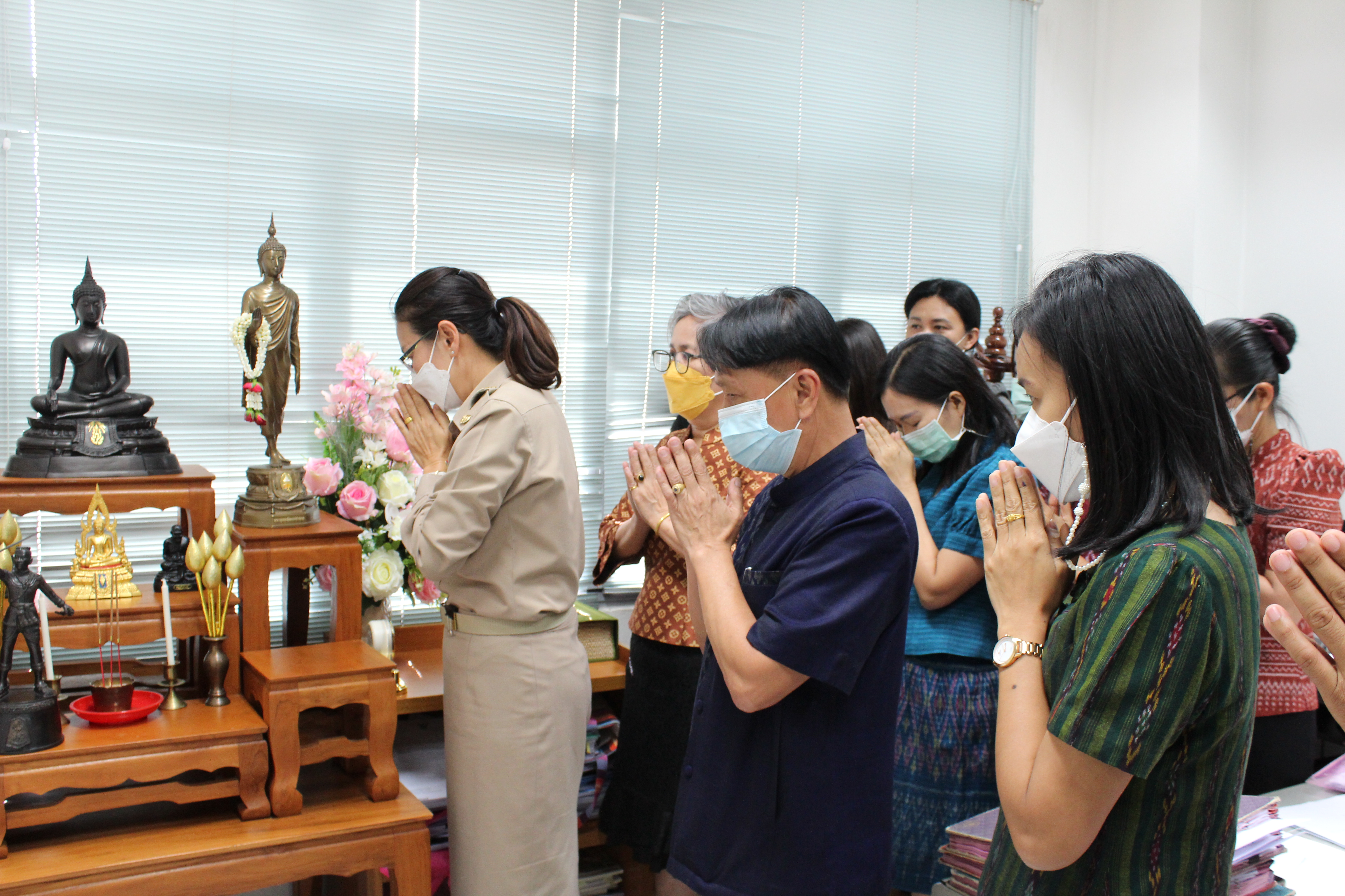? CDD KAN News: พช.กาญจนบุรี อัญเชิญพระพุทธพัฒนปชานาถมาประดิษฐาน ณ สำนักงานพัฒนาชุมชนจังหวัดกาญจนบุรี