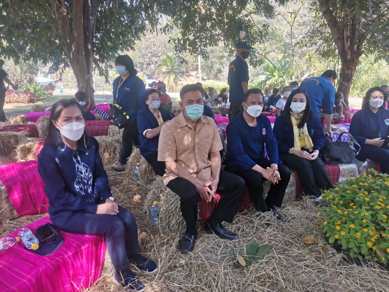 “พัฒนาชุมชนกาญจนบุรีจับมือทองผาภูมิ ร่วมแสดงผลความสำเร็จของโคก หนอง นา โมเดล ในงานวันดินโลก เขื่อนวชิราลงกรณ”