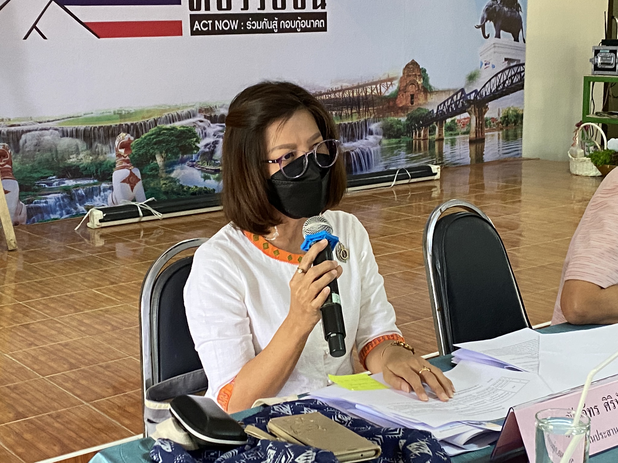 ? CDD KAN News : พช.กาญจนบุรี จัดประชุมผู้บริหารและนักวิชาการพัฒนาชุมชน สำนักงานพัฒนาชุมชนจังหวัดกาญจนบุรี ครั้งที่ 11/2564 และร่วมอวยพรปีใหม่แก่พัฒนาชุมชนจังหวัดกาญจนบุรี ???