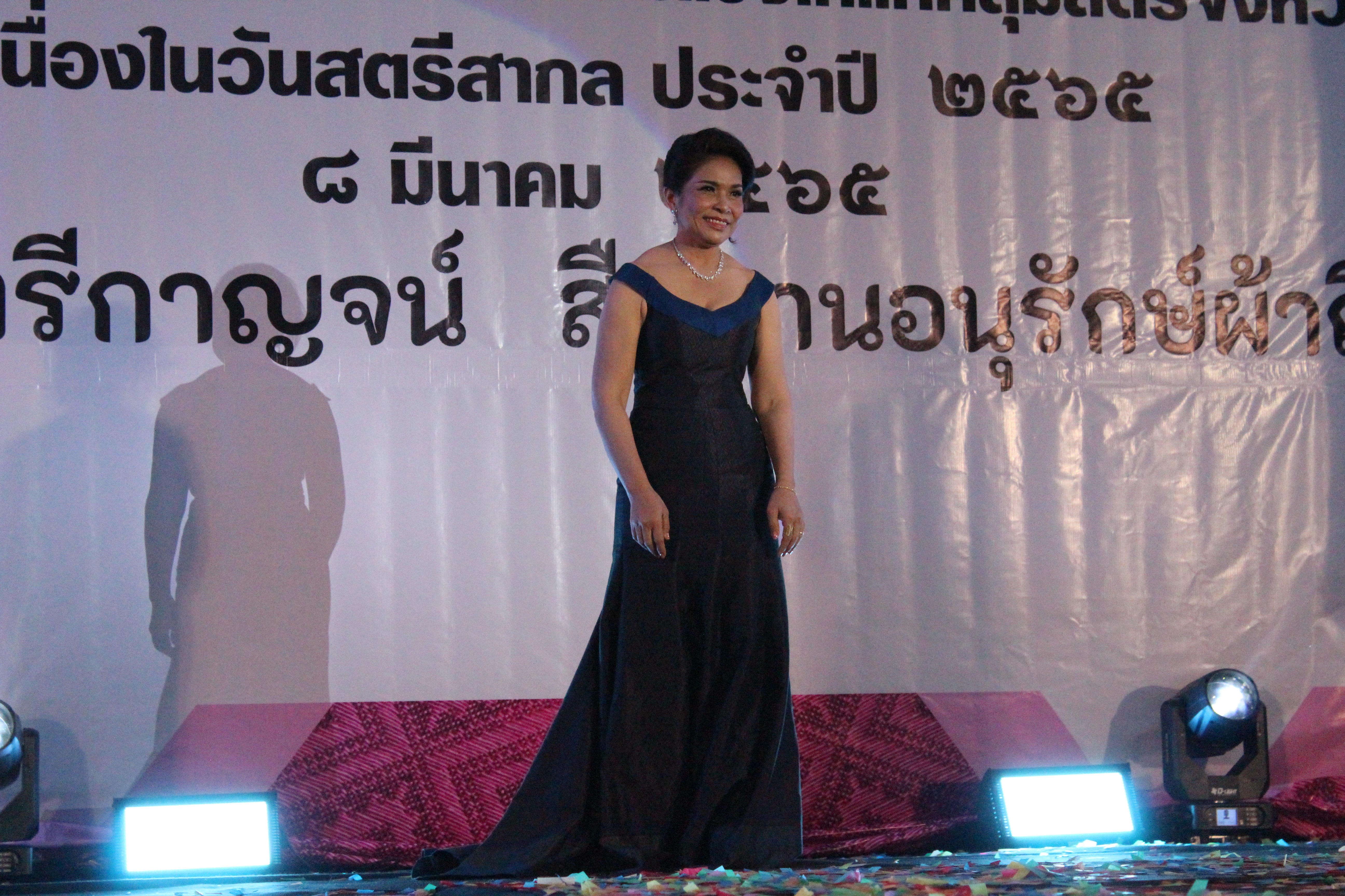 ? CDD KAN News : พช.กาญจน์ จับมือกับ อบจ.กาญจนบุรี ร่วมจัดโครงการ “พัฒนาศักยภาพและสร้างความเข้มแข็งให้แก่กลุ่มสตรีจังหวัดกาญจนบุรี เนื่องในวันสตรีสากล ปี 2565”