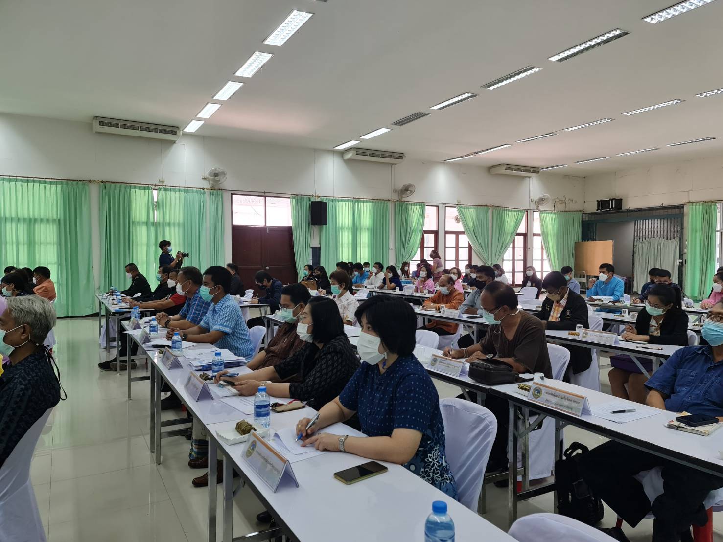 ? CDD@KAN News : พช.กาญจนบุรี จัดการประชุม คณะกรรมการศูนย์อำนวยการขจัดความยากจนและพัฒนาคนทุกช่วงวัยอย่างยั่งยืน ตามหลักปรัชญาของเศรษฐกิจพอเพียงจังหวัดกาญจนบุรี (คจพ.จ.กาญจนบุรี) ครั้งที่ 2/2565