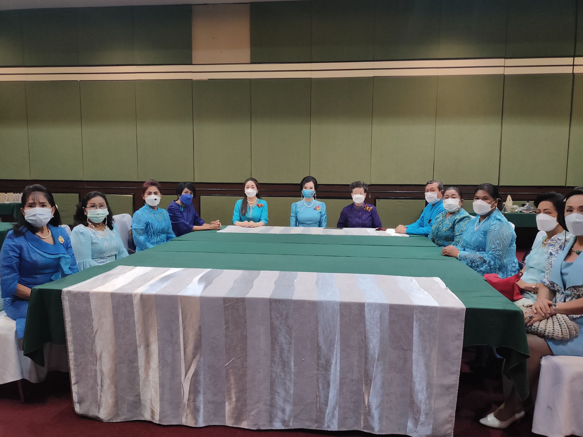 ? CDD KAN News : พช.กาญจน์ จัดกิจกรรมการประดิษฐ์ผีเสื้อเพื่อนำไปประดับในการจัดนิทรรศการเฉลิมพระเกียรติฯ