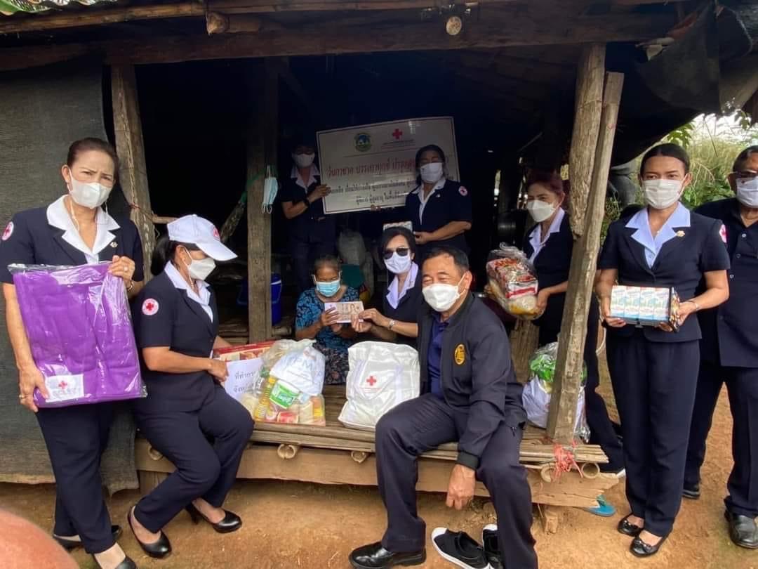 ? CDD KAN News : พช.กาญจน์ ผนึกกำลังส่วนราชการจังหวัดกาญจนบุรี ในโครงการจังหวัดเคลื่อนที่ บำบัดทุกข์ บำรุงสุข สร้างรอยยิ้มให้กับประชาชนประจำปี 2565 ในพื้นที่อำเภอสังขละบุรี พร้อมลงพื้นที่เยี่ยมเยียนและมอบสิ่งของ“แก้จน Mobile”ให้กับครอบครัวที่ต้องได้รับการช่วยเหลือ