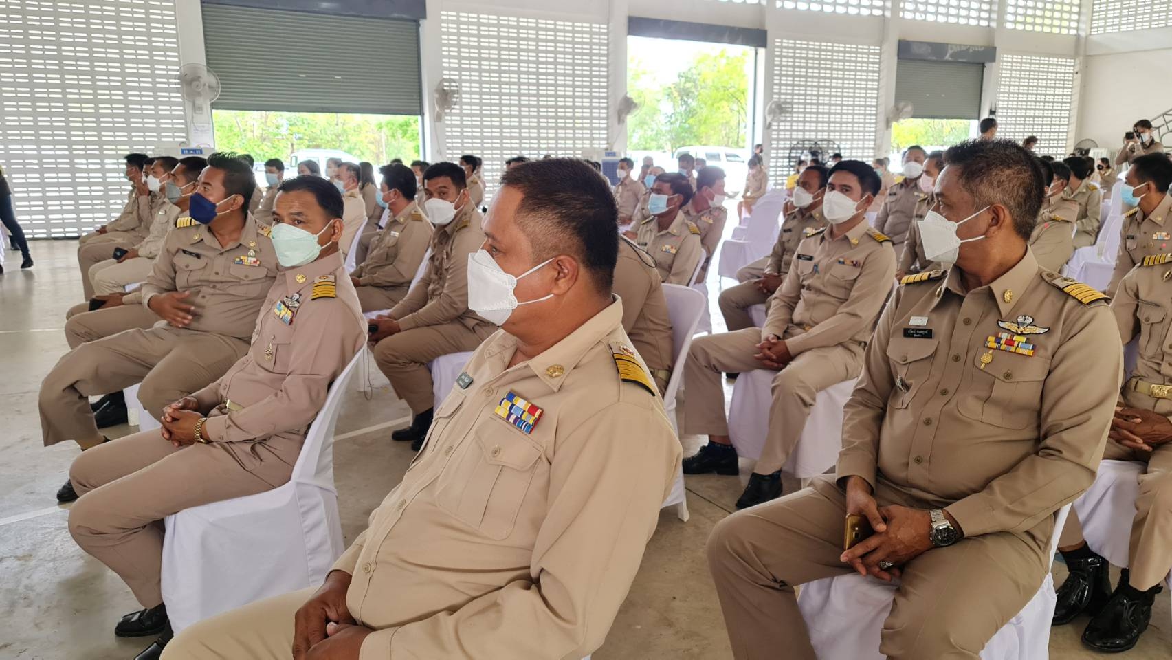 ? CDD KAN News : พช.กาญจน์ ผนึกกำลังส่วนราชการจังหวัดกาญจนบุรี ในโครงการจังหวัดเคลื่อนที่ บำบัดทุกข์ บำรุงสุข สร้างรอยยิ้มให้กับประชาชนประจำปี 2565 ในพื้นที่อำเภอห้วยกระเจา