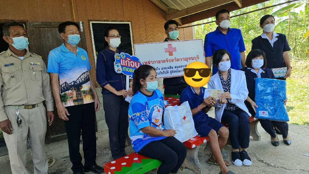 ? CDD KAN News : พช.กาญจน์ ผนึกกำลังส่วนราชการจังหวัดกาญจนบุรี ในโครงการจังหวัดเคลื่อนที่ บำบัดทุกข์ บำรุงสุข สร้างรอยยิ้มให้กับประชาชนประจำปี 2565 ในพื้นที่อำเภอทองผาภูมิ
