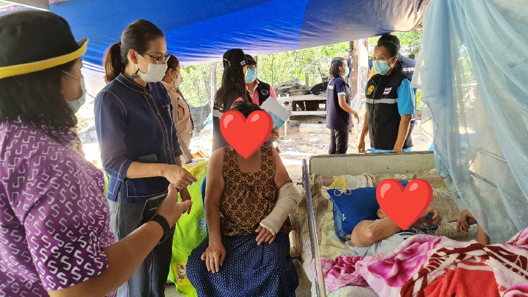 ? CDD KAN News : พช.กาญจน์ ผนึกกำลังส่วนราชการจังหวัดกาญจนบุรี ในโครงการจังหวัดเคลื่อนที่ บำบัดทุกข์ บำรุงสุข สร้างรอยยิ้มให้กับประชาชนประจำปี 2565 ในพื้นที่อำเภอทองผาภูมิ