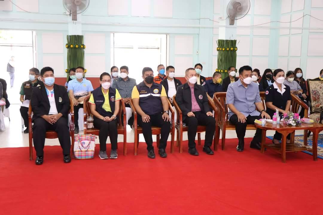 ? CDD KAN News : พช.กาญจน์ ผนึกกำลังส่วนราชการจังหวัดกาญจนบุรี ในโครงการจังหวัดเคลื่อนที่ บำบัดทุกข์ บำรุงสุข สร้างรอยยิ้มให้กับประชาชนประจำปี 2565 ในพื้นที่อำเภอด่านมะขามเตี้ย พร้อมลงพื้นที่เยี่ยมเยียนและมอบสิ่งของ“แก้จน Mobile”ให้กับครอบครัวที่ต้องได้รับการช่วยเหลือ