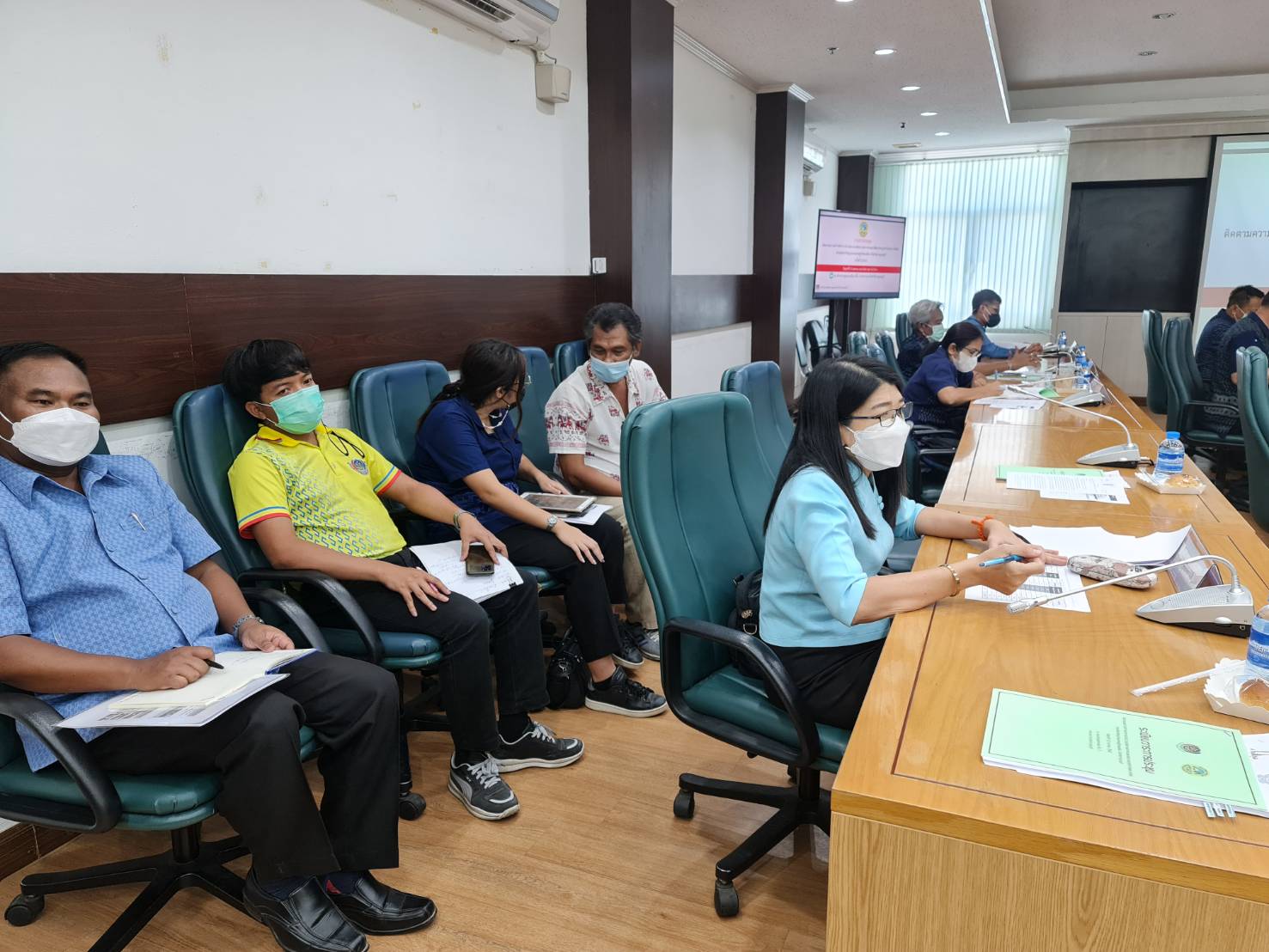 ? CDD KAN News : พช.กาญจน์จัดการประชุมติดตามผลความก้าวหน้าการดำเนินงานขจัดความยากจนและพัฒนาคนทุกช่วงวัยอย่างยั่งยืน ตามหลักปรัชญาของเศรษฐกิจพอเพียงจังหวัดกาญจนบุรี ครั้งที่ 1/2565