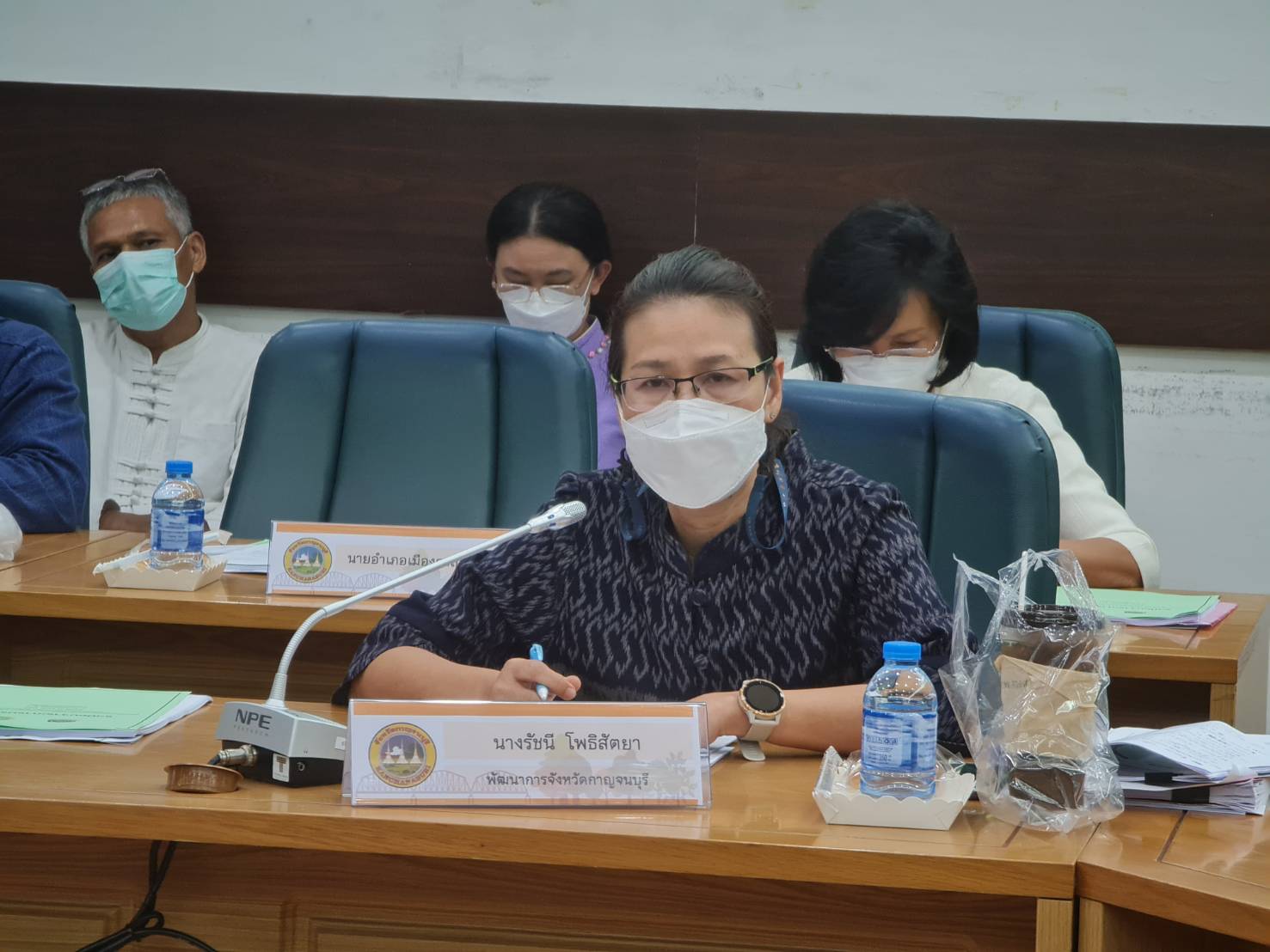 ? CDD KAN News : พช.กาญจน์จัดการประชุมติดตามผลความก้าวหน้าการดำเนินงานขจัดความยากจนและพัฒนาคนทุกช่วงวัยอย่างยั่งยืน ตามหลักปรัชญาของเศรษฐกิจพอเพียงจังหวัดกาญจนบุรี ครั้งที่ 1/2565