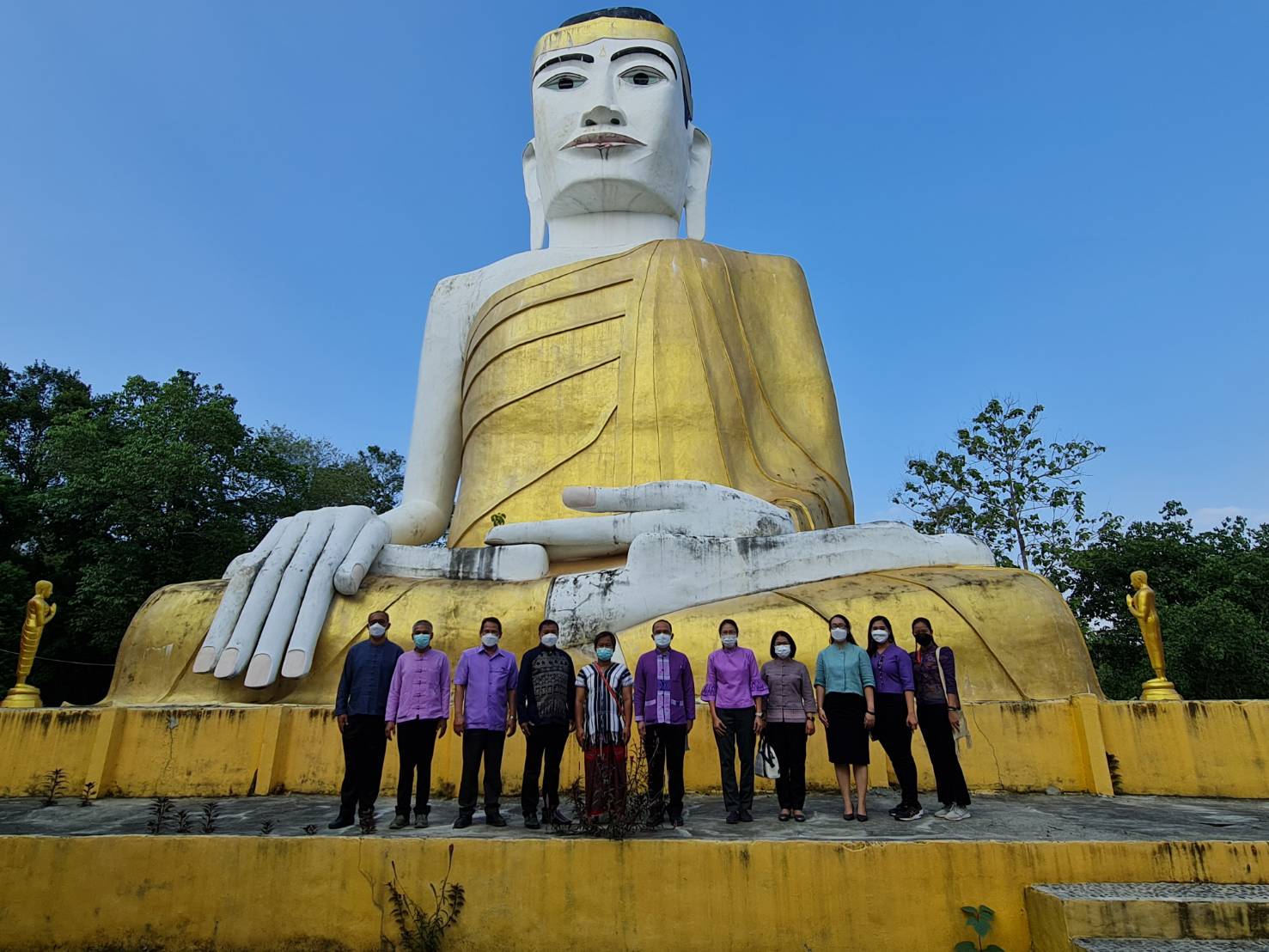 CDD@KAN>>>อธิบดีกรมการพัฒนาชุมชน ลงพื้นที่เยี่ยมชมความสวยงามของบ้านเวียคะดี้ หนึ่งในนวัตวิถีเมืองกาญจน์ และร่วมเรียนรู้ของดีในศูนย์เรียนรู้เศรษฐกิจพอเพียงบ้านเวียคะดี้