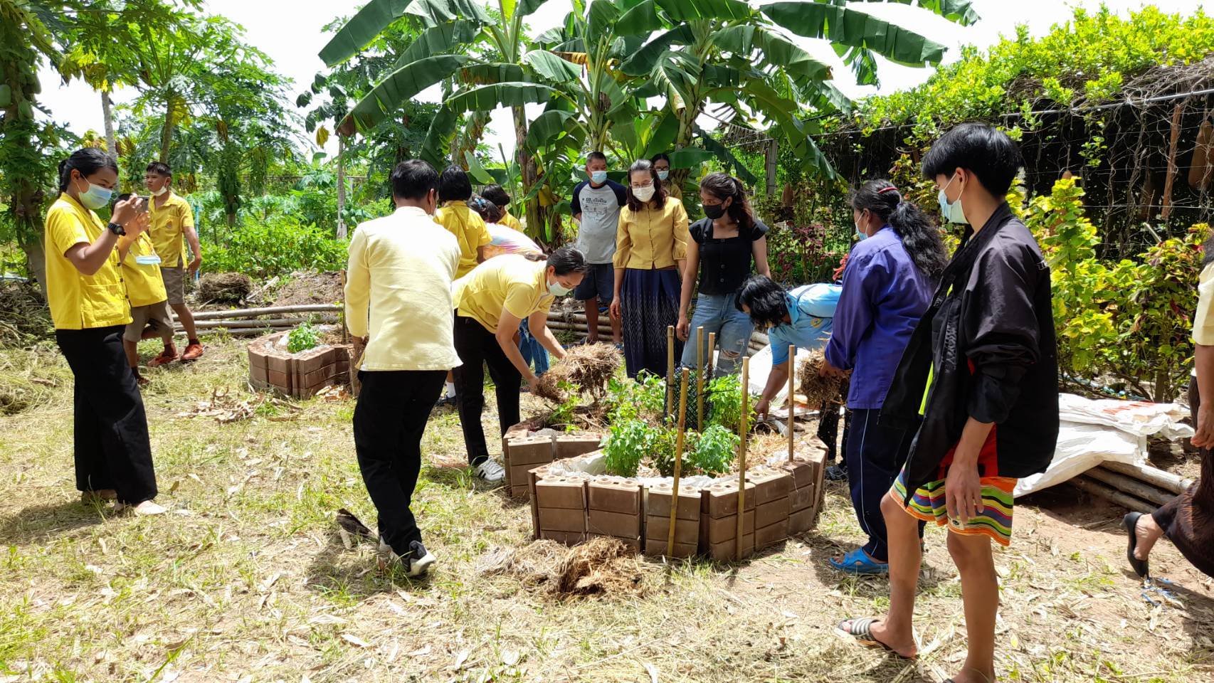 ? CDD KAN News : พัฒนาการจังหวัดกาญจนบุรี เป็นประธานโครงการ สานพลังสตรีกาญจน์ ขจัดความยากจนอย่างยั่งยืน ณ อำเภอด่านมะขามเตี้ย