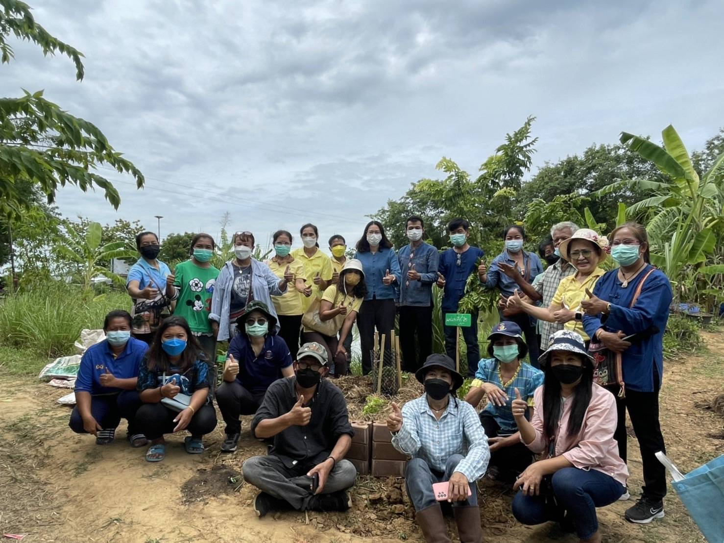 ? CDD KAN News : พัฒนาการจังหวัดกาญจนบุรี ร่วมกิจกรรม “โครงการสานพลังสตรีกาญจน์ขจัดความยากจนอย่างยั่งยืน” ณ อำเภอพนมทวน