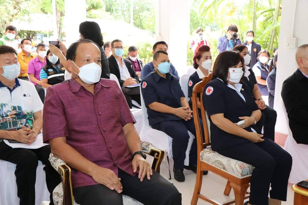 ? CDD KAN News : พช.กาญจน์ ผนึกกำลังส่วนราชการจังหวัดกาญจนบุรี ในโครงการจังหวัดเคลื่อนที่ บำบัดทุกข์ บำรุงสุข สร้างรอยยิ้มให้กับประชาชนประจำปี 2565 ในพื้นที่อำเภอเมืองกาญจนบุรี พร้อมลงพื้นที่เยี่ยมเยียนและมอบสิ่งของ“แก้จน Mobile”ให้กับครอบครัวที่ต้องได้รับการช่วยเหลือ