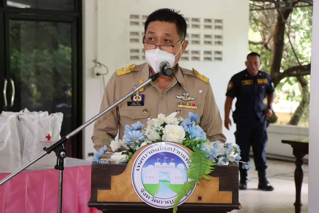 ? CDD KAN News : พช.กาญจน์ ผนึกกำลังส่วนราชการจังหวัดกาญจนบุรี ในโครงการจังหวัดเคลื่อนที่ บำบัดทุกข์ บำรุงสุข สร้างรอยยิ้มให้กับประชาชนประจำปี 2565 ในพื้นที่อำเภอเมืองกาญจนบุรี พร้อมลงพื้นที่เยี่ยมเยียนและมอบสิ่งของ“แก้จน Mobile”ให้กับครอบครัวที่ต้องได้รับการช่วยเหลือ