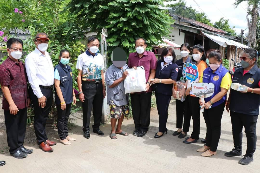 ? CDD KAN News : พช.กาญจน์ ผนึกกำลังส่วนราชการจังหวัดกาญจนบุรี ในโครงการจังหวัดเคลื่อนที่ บำบัดทุกข์ บำรุงสุข สร้างรอยยิ้มให้กับประชาชนประจำปี 2565 ในพื้นที่อำเภอเมืองกาญจนบุรี พร้อมลงพื้นที่เยี่ยมเยียนและมอบสิ่งของ“แก้จน Mobile”ให้กับครอบครัวที่ต้องได้รับการช่วยเหลือ