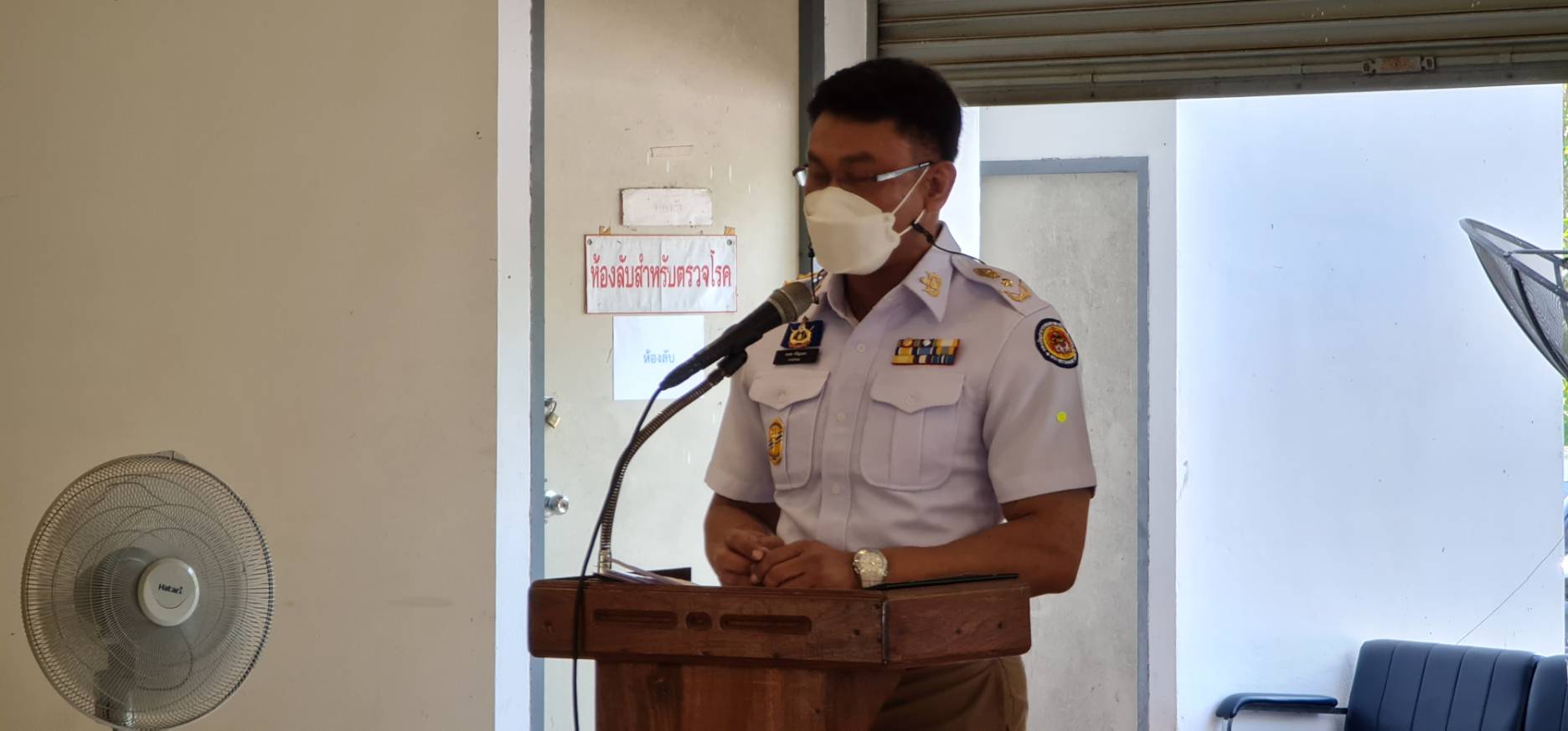 CDD KAN News : พช.กาญจน์ ผนึกกำลังร่วมกับส่วนราชการจังหวัดกาญจนบุรี ในโครงการจังหวัดเคลื่อนที่ บำบัดทุกข์ บำรุงสุข สร้างรอยยิ้มให้กับประชาชนประจำปี 2565 ในพื้นที่อำเภอศรีสวัสดิ์ พร้อมลงพื้นที่เยี่ยมเยียนและมอบสิ่งของ“แก้จน Mobile”ให้กับครอบครัวที่ต้องได้รับการช่วยเหลือ