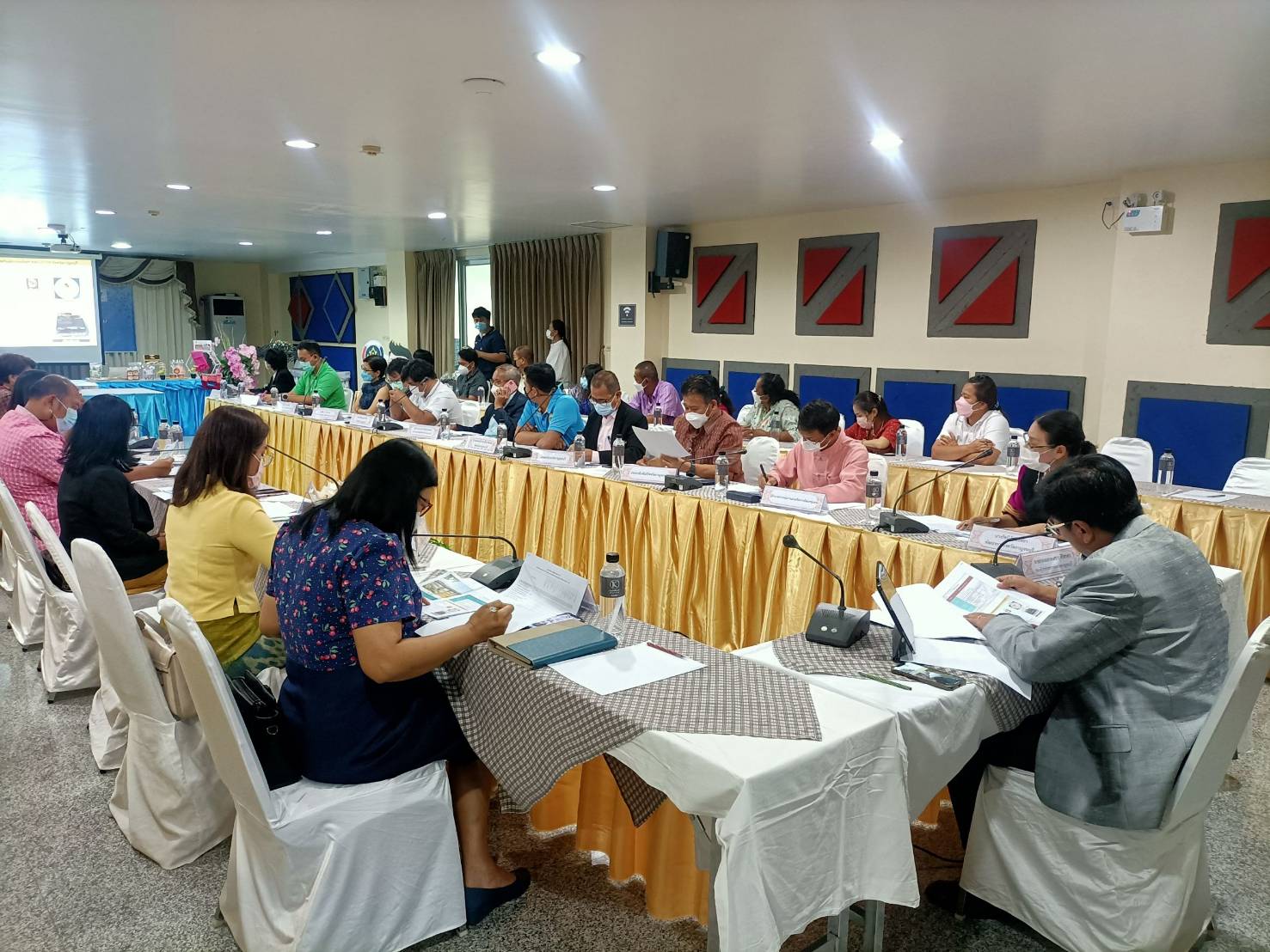 ? CDD KAN News : พช.กาญจนบุรี ประชุมกิจกรรมการพัฒนาผลิตภัณฑ์ OTOP โดยเครือข่ายองค์ความรู้ (KBO) จังหวัดกาญจนบุรี