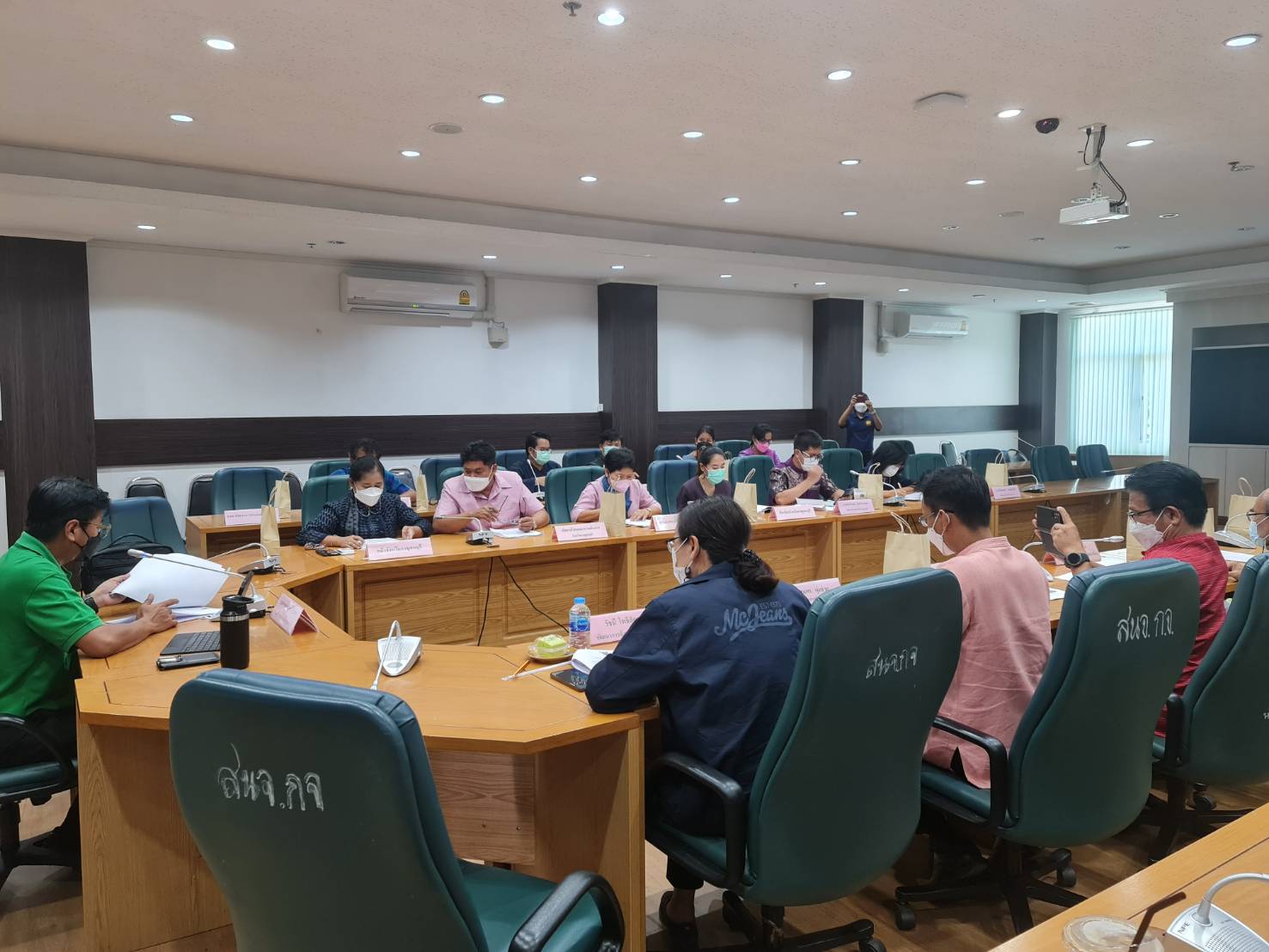 ? CDD KAN News : พช.กาญจนบุรี จัดประชุมประเมินศักยภาพพื้นที่ต้นแบบการพัฒนาคุณภาพชีวิต ตามหลักทฤษฎีใหม่ ประยุกต์สู่“โคก หนอง นา โมเดล” ในแปลง (CLM) ระดับตำบล