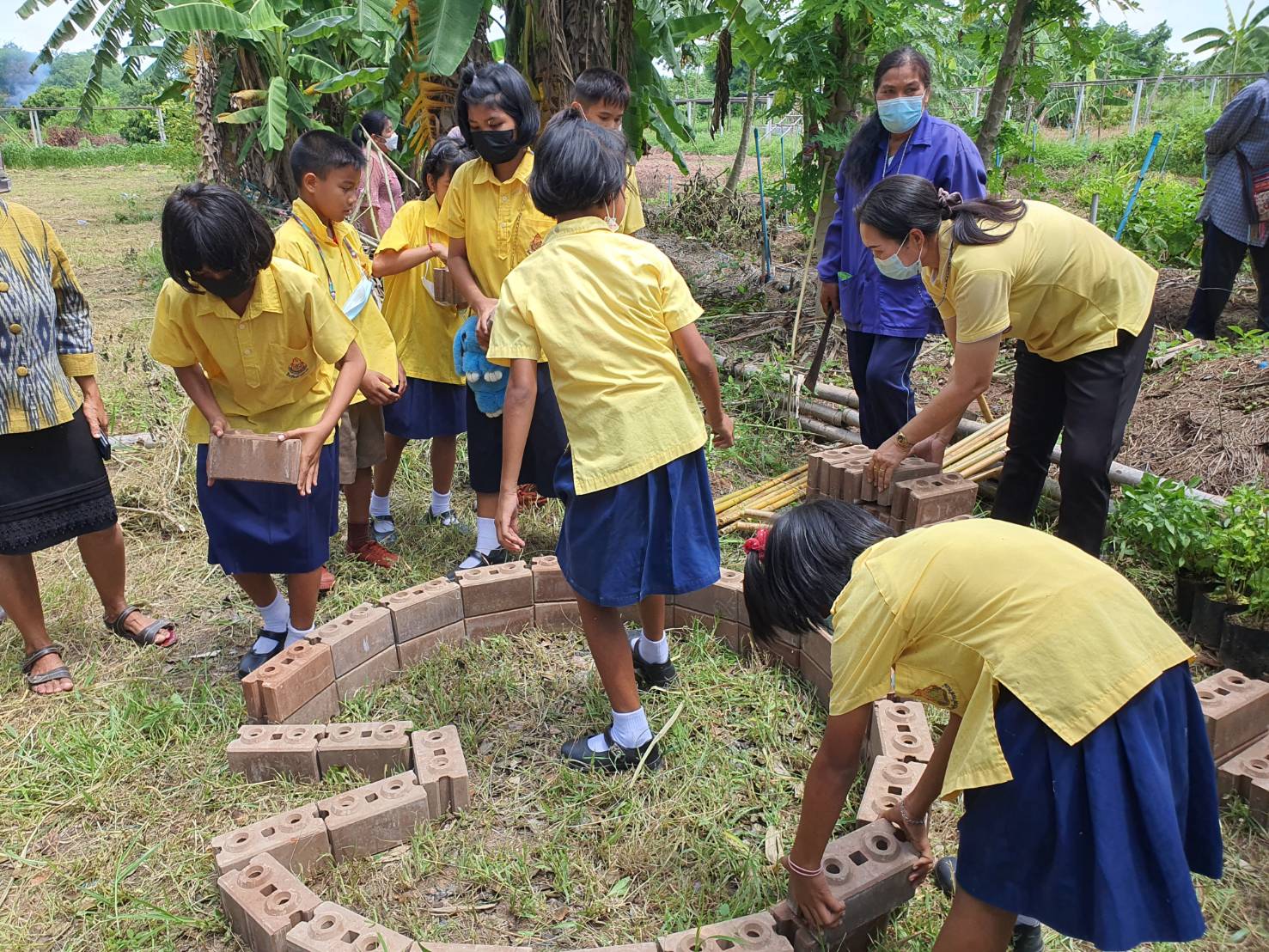 ? CDD KAN News : พัฒนาการจังหวัดกาญจนบุรี เป็นประธานโครงการ สานพลังสตรีกาญจน์ ขจัดความยากจนอย่างยั่งยืน ณ อำเภอด่านมะขามเตี้ย