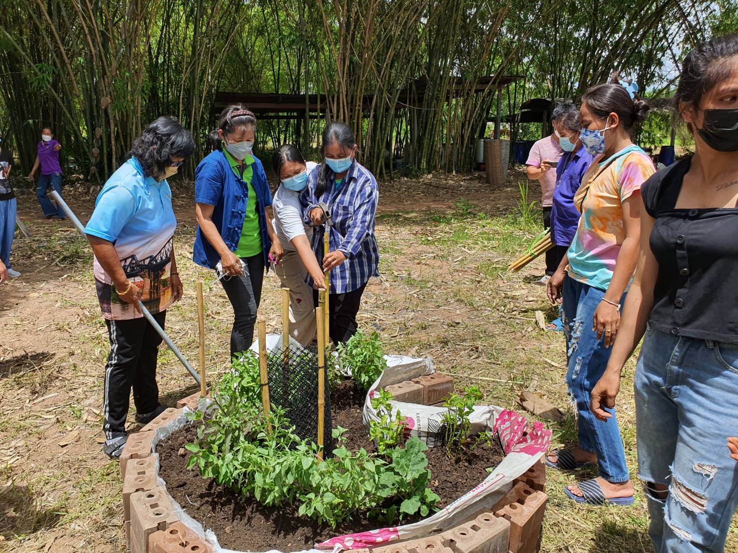 ? CDD KAN News : พัฒนาการจังหวัดกาญจนบุรี เป็นประธานโครงการ สานพลังสตรีกาญจน์ ขจัดความยากจนอย่างยั่งยืน ณ อำเภอด่านมะขามเตี้ย