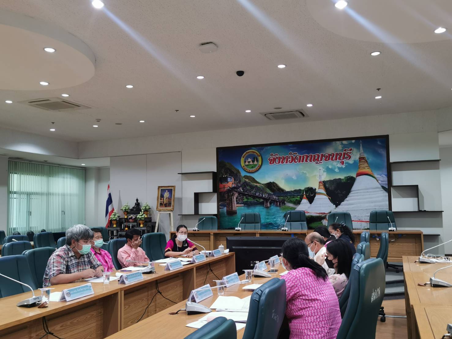 ? CDD KAN News : พัฒนาชุมชนจังหวัดกาญจนบุรี จัดประชุมคณะกรรมการพิจารณาตัดสินการคัดสรรกิจกรรมพัฒนาชุมชนดีเด่น ประจำปี 2565