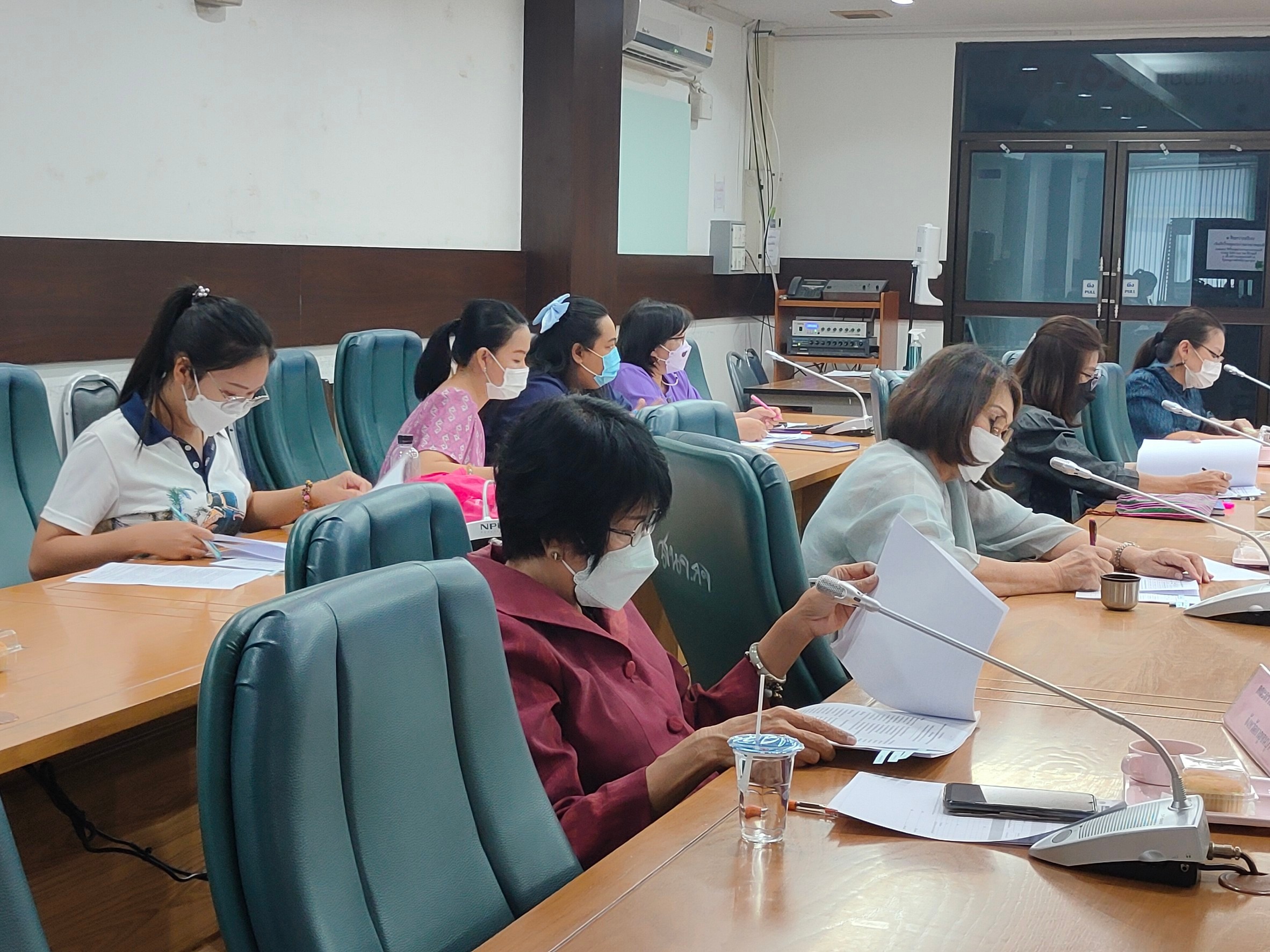 CDD KAN News : พช.กาญจนบุรี จัดการประชุมคณะอนุกรรมการบริหารกองทุนพัฒนาบทบาทสตรีระดับจังหวัดกาญจนบุรี ครั้งที่ 3/2565