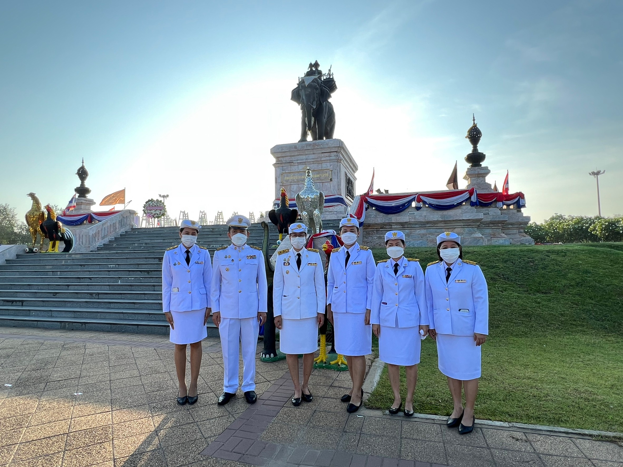? CDD KAN News : พช.กาญจน์ ร่วมถวายราชสักการะพระบรมราชานุสาวรีย์ สมเด็จพระนเรศวรมหาราช เนื่องในวันคล้ายวันสวรรคต เพื่อน้อมรำลึกถึงพระเกียรติคุณของพระองค์ในการกอบกู้เอกราชให้แก่ประเทศไทย