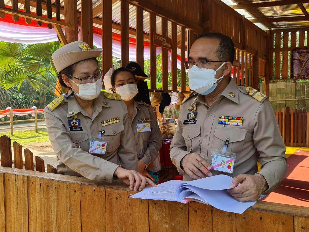 อธิบดีกรมการพัฒนาชุมชนเข้าเฝ้ารับเสด็จสมเด็จพระเจ้าลูกเธอ เจ้าฟ้าพัชรกิติยาภา นเรนทิราเทพยวดี กรมหลวงราชสาริณีสิริพัชร มหาวัชรราชธิดา เนื่องในโอกาสเสด็จติดตามความคืบหน้าโครงการพัฒนาชุมชนในพื้นที่เขตรักษาพันธุ์สัตว์ป่าทุ่งใหญ่นเรศวรด้านตะวันตก จังหวัดกาญจนบุรี (บ้านไล่โว่-สาละวะ)