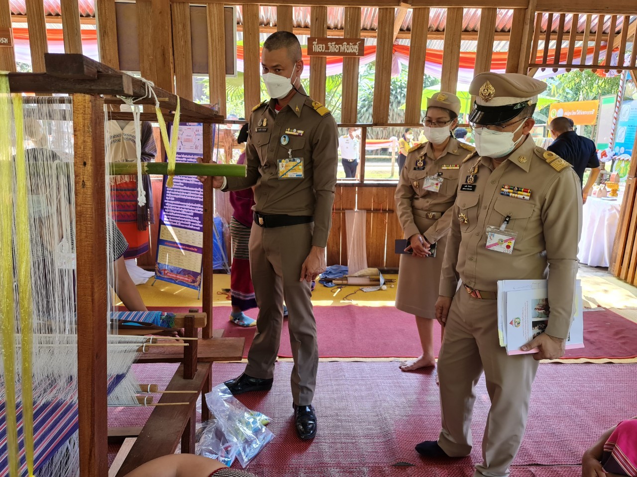 อธิบดีกรมการพัฒนาชุมชนเข้าเฝ้ารับเสด็จสมเด็จพระเจ้าลูกเธอ เจ้าฟ้าพัชรกิติยาภา นเรนทิราเทพยวดี กรมหลวงราชสาริณีสิริพัชร มหาวัชรราชธิดา เนื่องในโอกาสเสด็จติดตามความคืบหน้าโครงการพัฒนาชุมชนในพื้นที่เขตรักษาพันธุ์สัตว์ป่าทุ่งใหญ่นเรศวรด้านตะวันตก จังหวัดกาญจนบุรี (บ้านไล่โว่-สาละวะ)