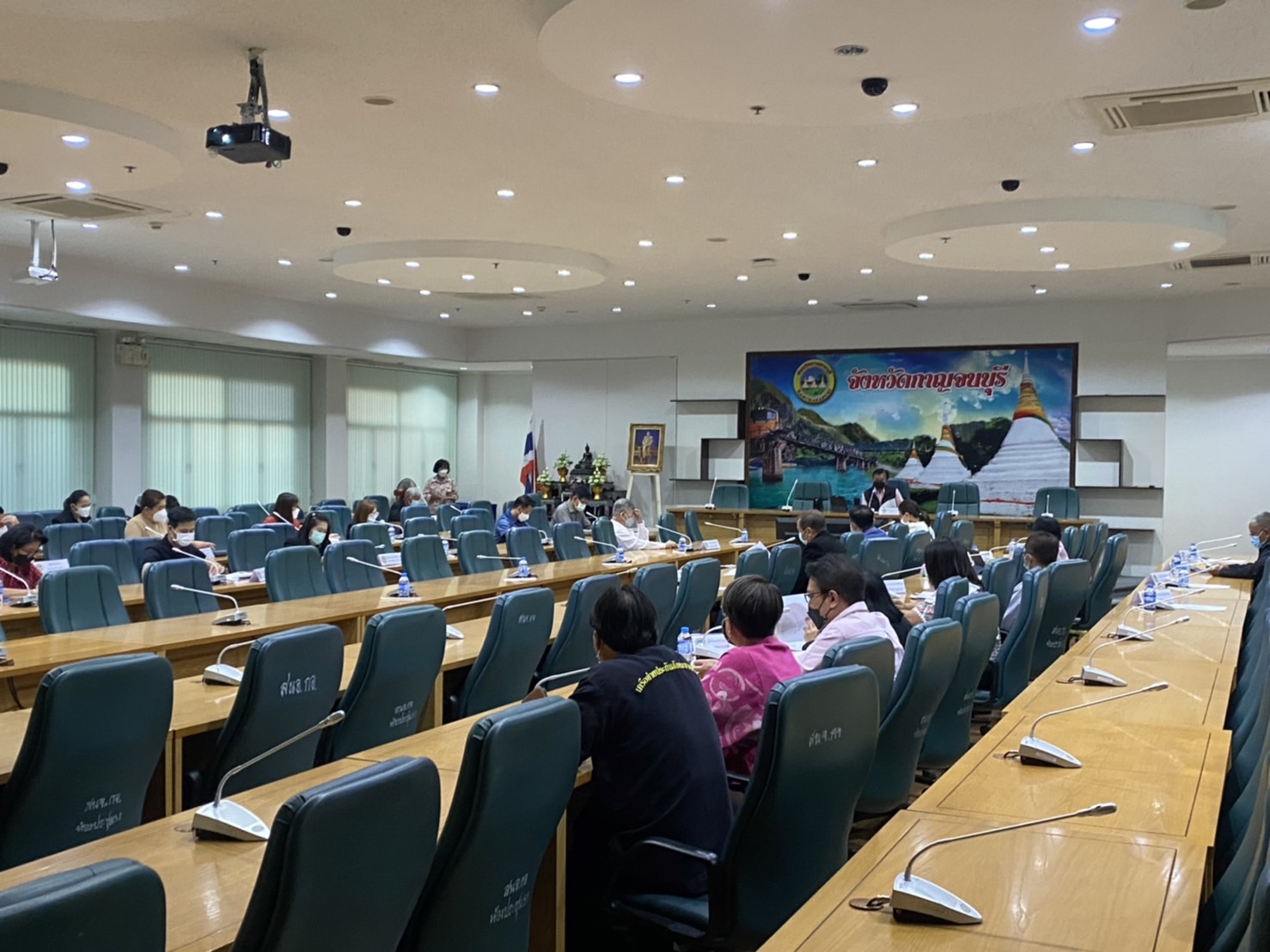 ? CDD KAN News : พช.กาญจน์ จัดประชุมคณะกรรมการบริหารศูนย์อำนวยการปฏิบัติการขจัดความยากจนและพัฒนาคนทุกช่วงวัยอย่างยั่งยืนตามหลักปรัชญาของเศรษฐกิจพอเพียงเทศบาลเมือง