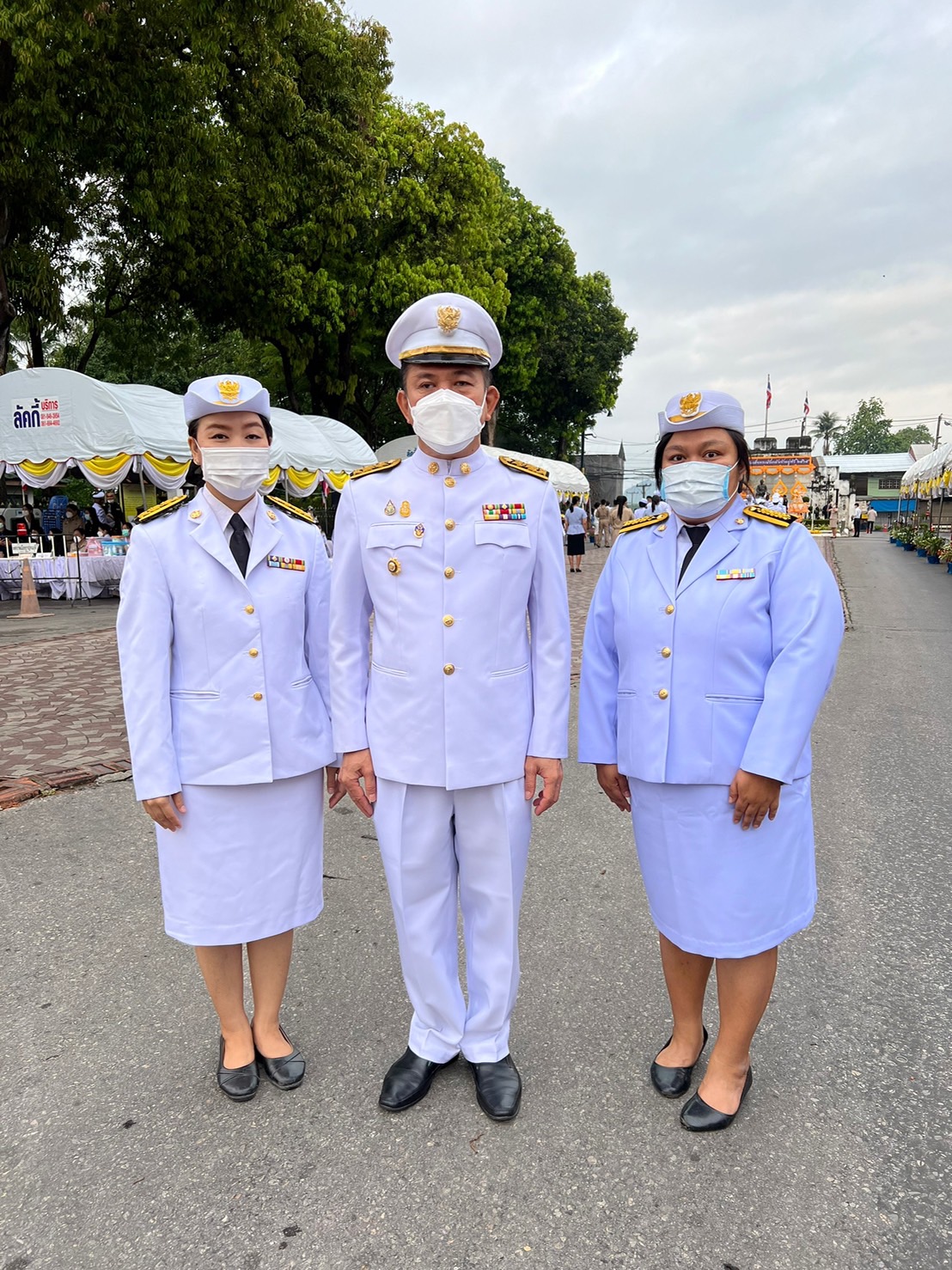 ? CDD KAN News : พช.กาญจนบุรี ถวายราชสักการะพระบรมราชานุสาวรีย์ พระบาทสมเด็จพระนั่งเกล้าเจ้าอยู่หัว ในวันแผ่นดินสมเด็จพระนั่งเกล้าเจ้าอยู่หัว
