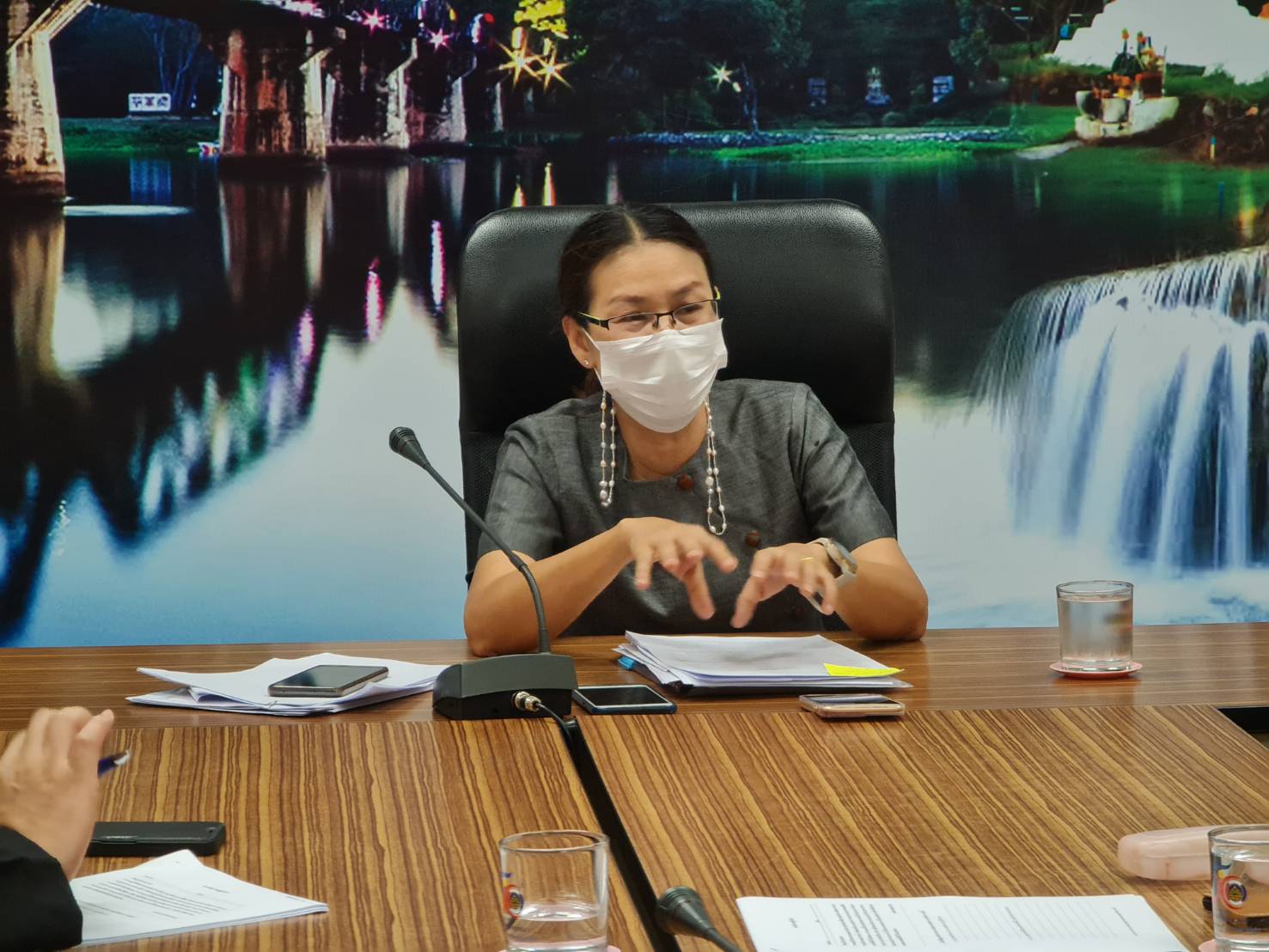 ? CDD KAN News : พัฒนาการจังหวัดกาญจนบุรี ร่วมให้สัมภาษณ์ เรื่อง “การบริหารราชการแผ่นดินบนพื้นฐานหลักปรัชญาของเศรษฐกิจพอเพียง ระยะที่ 2” แก่ศูนย์ศึกษาการพัฒนาที่ยั่งยืนและเศรษฐกิจพอเพียง