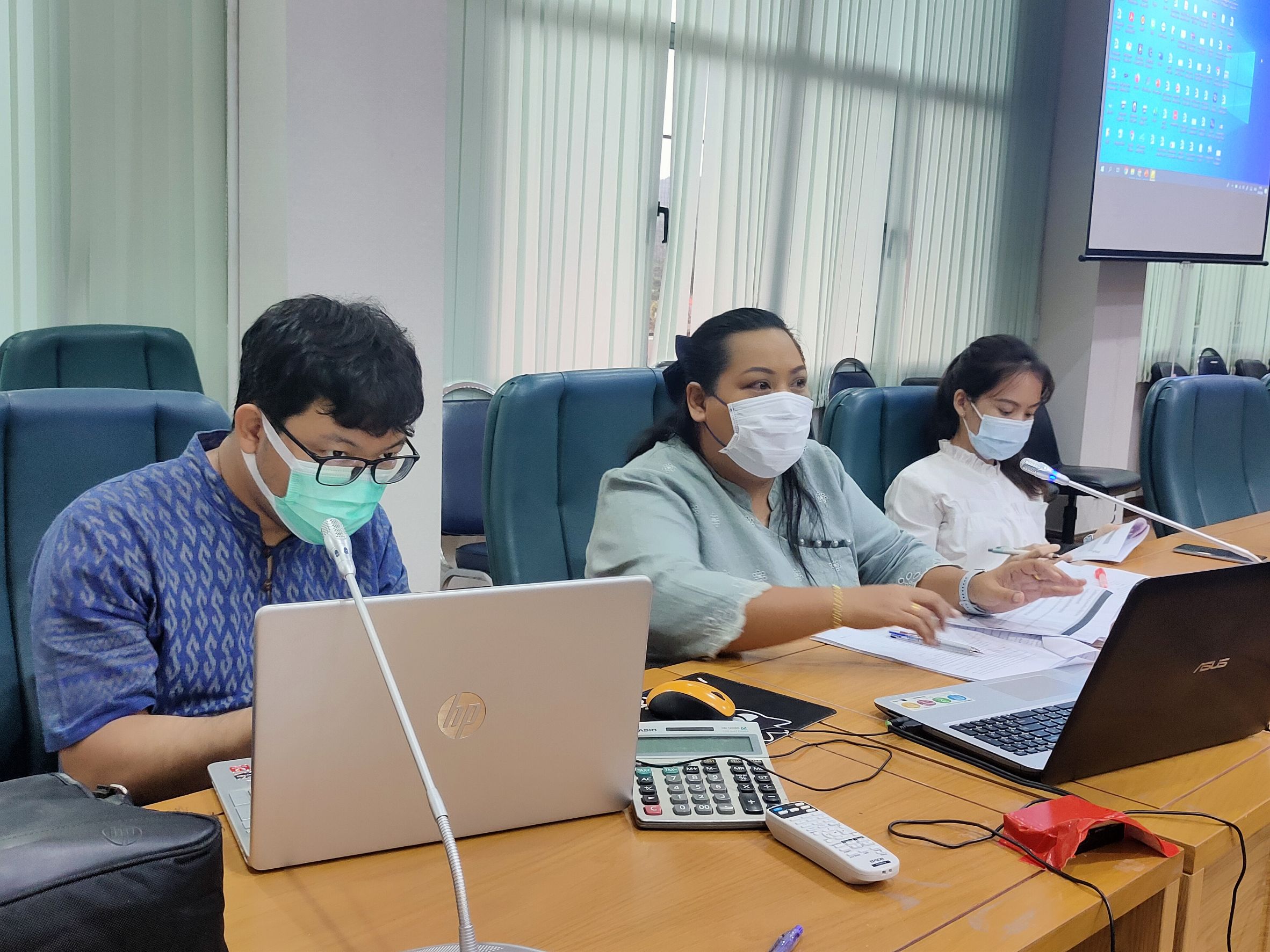 CDD KAN News : พช.กาญจนบุรี จัดการประชุมคณะอนุกรรมการบริหารกองทุนพัฒนาบทบาทสตรีระดับจังหวัดกาญจนบุรี ครั้งที่ 5/2565