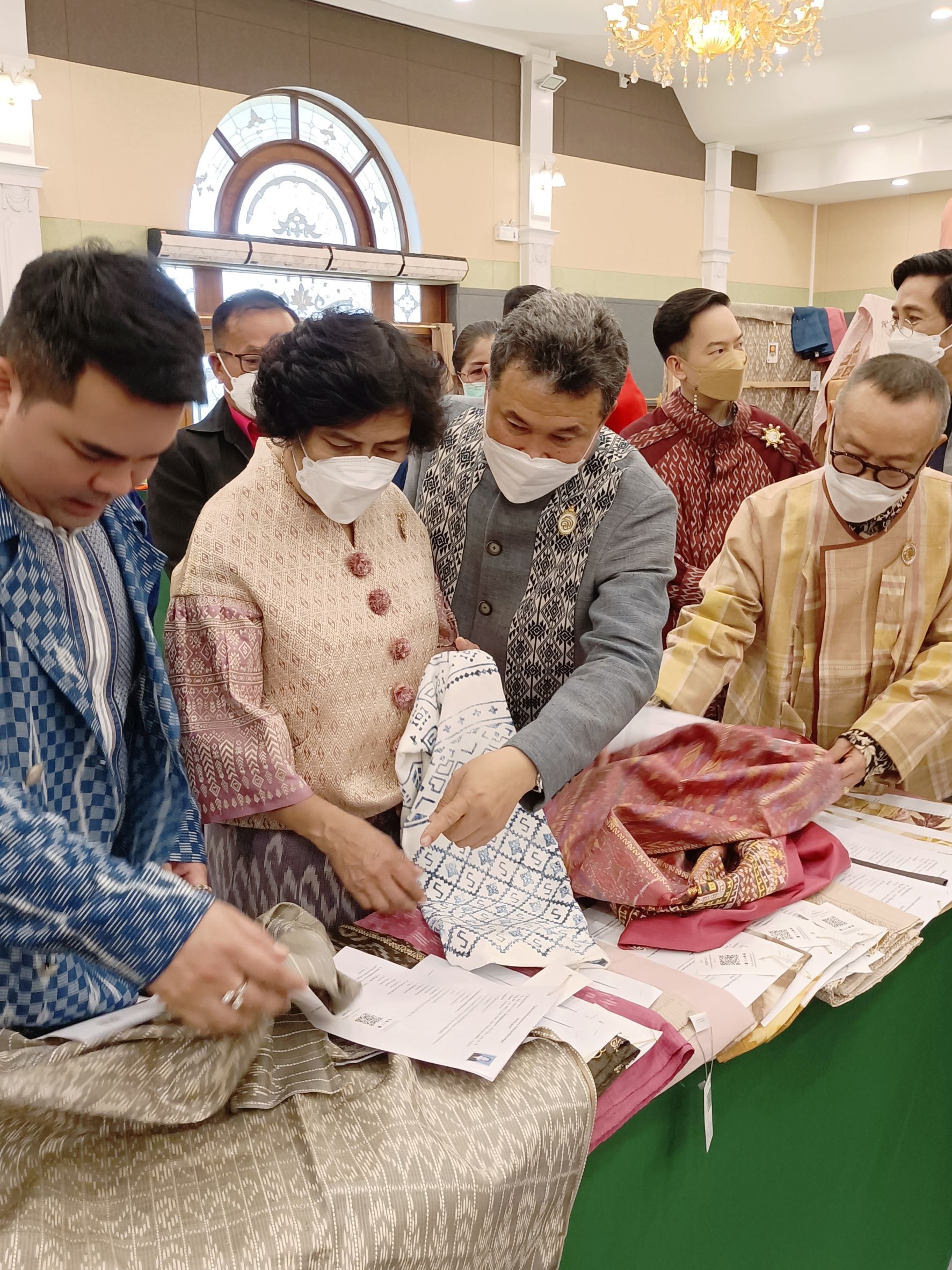 CDD KAN News : พช. กาญจน์ สืบสานแนวพระดำริ ‘เจ้าฟ้าสิริวัณณวรีฯ’ ร่วมกิจกรรมการประกวดผ้าลายพระราชทาน “ผ้าขิดลายนารีรัตนราชกัญญา” ชิงรางวัลพระราชทาน ประจำปี 2565