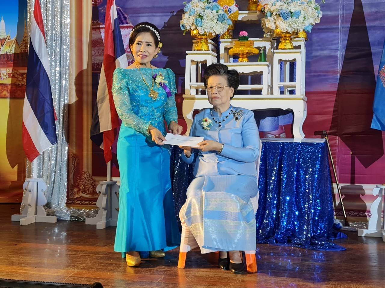 ? CDD KAN News : นายกสมาคมผู้นำสตรีพัฒนาชุมชนจังหวัด ร่วมกับ พช.กาญจน์ จัดงาน “รวมใจแม่และสตรีไทย ถวายแด่แม่ของแผ่นดิน” ประจำปี 2565