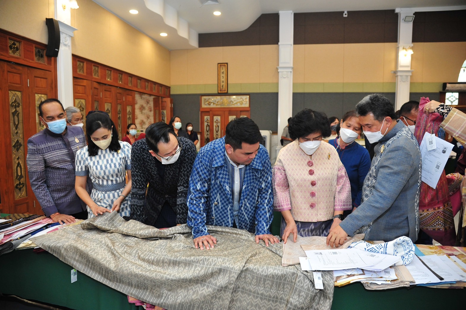 CDD KAN News : พช. กาญจน์ สืบสานแนวพระดำริ ‘เจ้าฟ้าสิริวัณณวรีฯ’ ร่วมกิจกรรมการประกวดผ้าลายพระราชทาน “ผ้าขิดลายนารีรัตนราชกัญญา” ชิงรางวัลพระราชทาน ประจำปี 2565