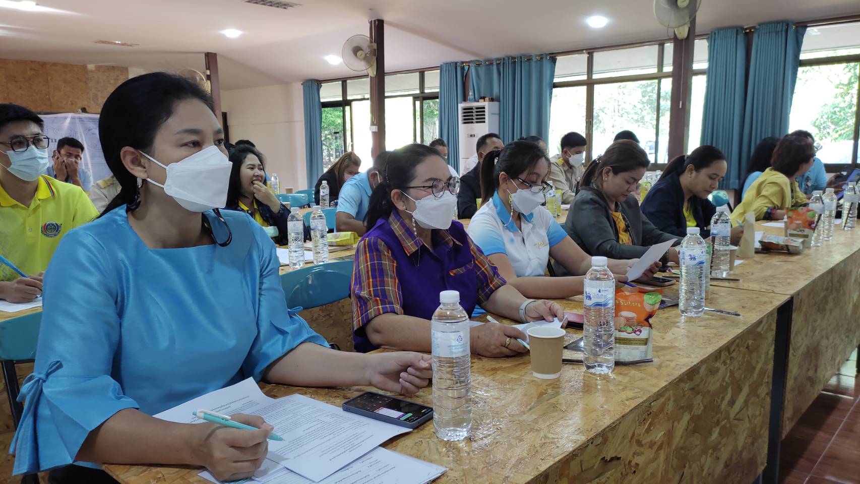 พช. กาญจนบุรี ประชุมป้องกันยาเสพติดแบบเชิงรุกโดยเครือข่ายกองทุนแม่ของแผ่นดิน ด้วย 13 แผนอำเภอ 3 แผนโซน 1แผนจังหวัด ขจัดยาเสพติด