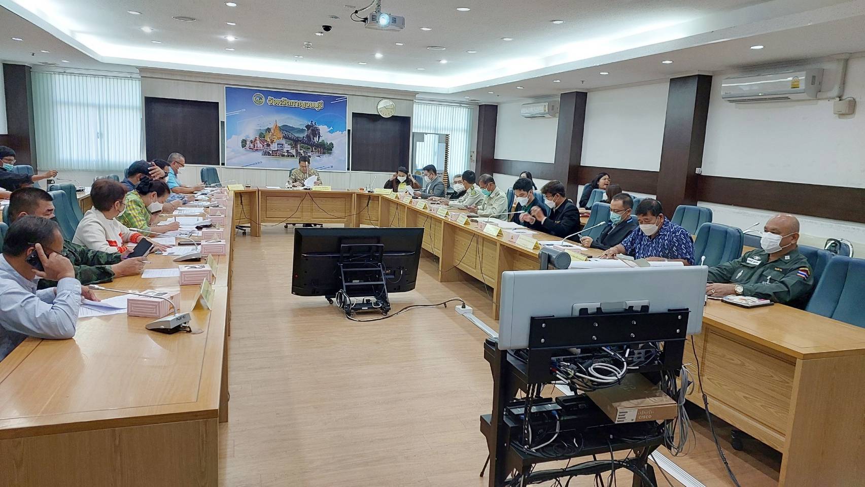 พช. กาญจนบุรี ร่วมประชุมติดตามความคืบหน้าการดำเนินงานโครงการพัฒนาชุมชนในเขตรักษาพันธุ์สัตว์ป่า และอุทยานแห่งชาติจังหวัดกาญจนบุรี ภายใต้มูลนิธิภูบดินทร์ ในพระบรมราชูปถัมภ์ “