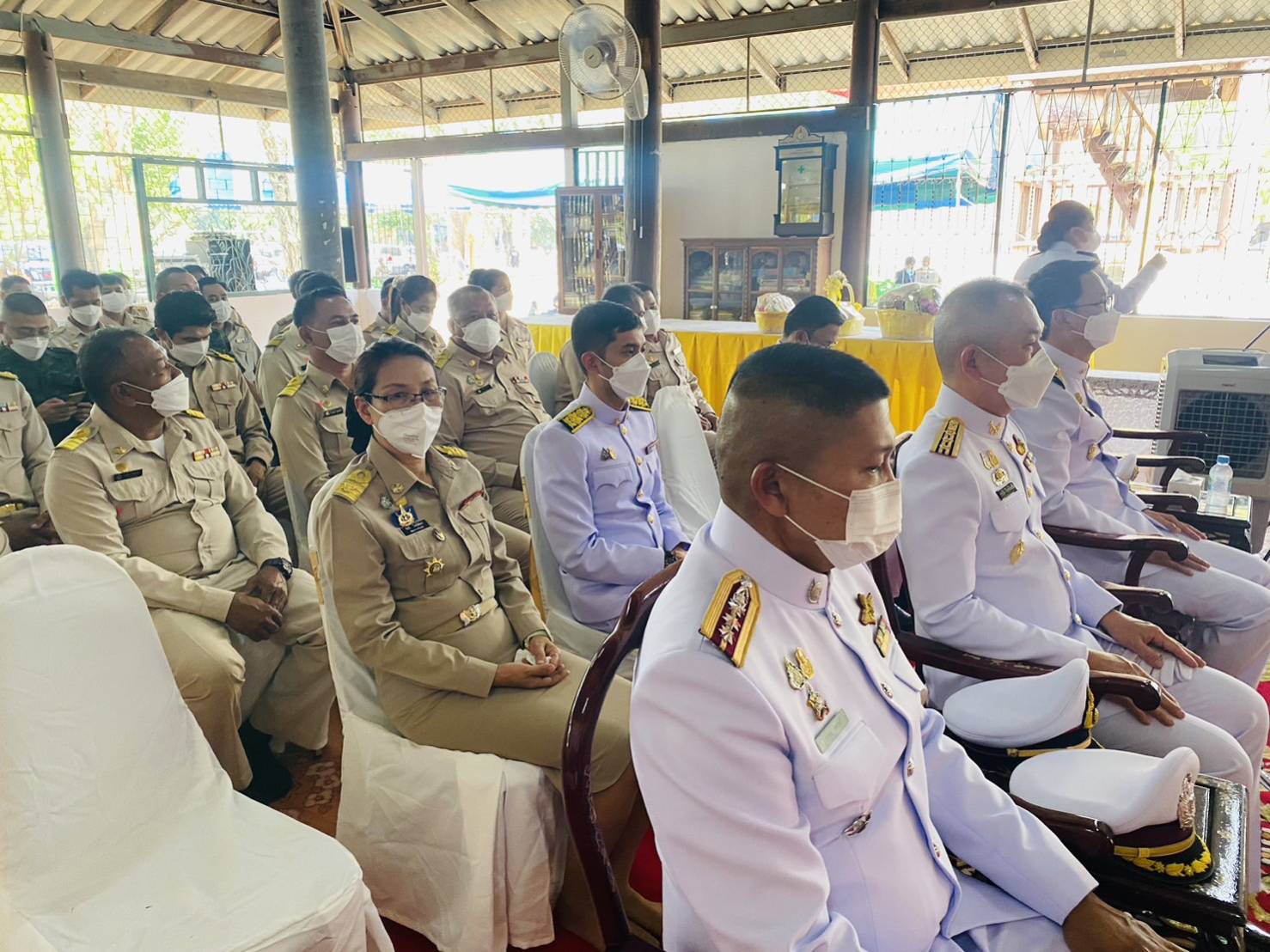 พช.กาญจนบุรีร่วมพิธีเชิญรถไฟฟ้าพระราชทาน ถวายแด่พระครูกาญจนประภัสสร (ตั้ง ปภสฺสโร)