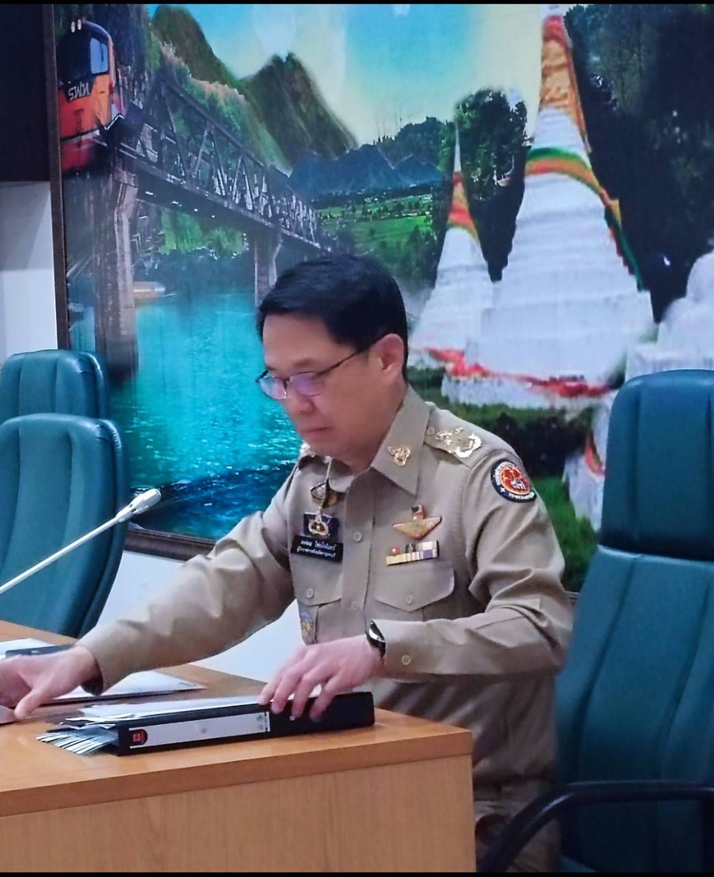 พช.กาญจนบุรี ร่วมประชุมติดตามความคืบหน้าการเตรียมการรับเสด็จ ฯ และติดตามความคืบหน้าการดำเนินงานโครงการพัฒนาชุมชนในเขตรักษาพันธุ์สัตว์ป่าและอุทยานแห่งชาติจังหวัดกาญจนบุรี ภายใต้มูลนิธิภูบดินทร์ ในพระบรมราชูปถัมภ์ “
