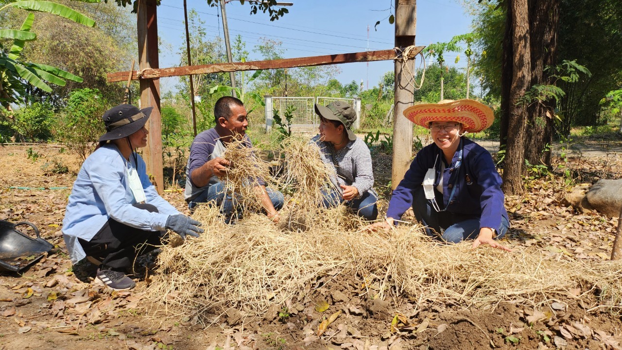 พช.กาญจนบุรี ลุยด้วยใจเพื่อบ้านของเรา “ศูนย์พัฒนาอาชีพหนองบัว กรมการพัฒนาชุมชน”