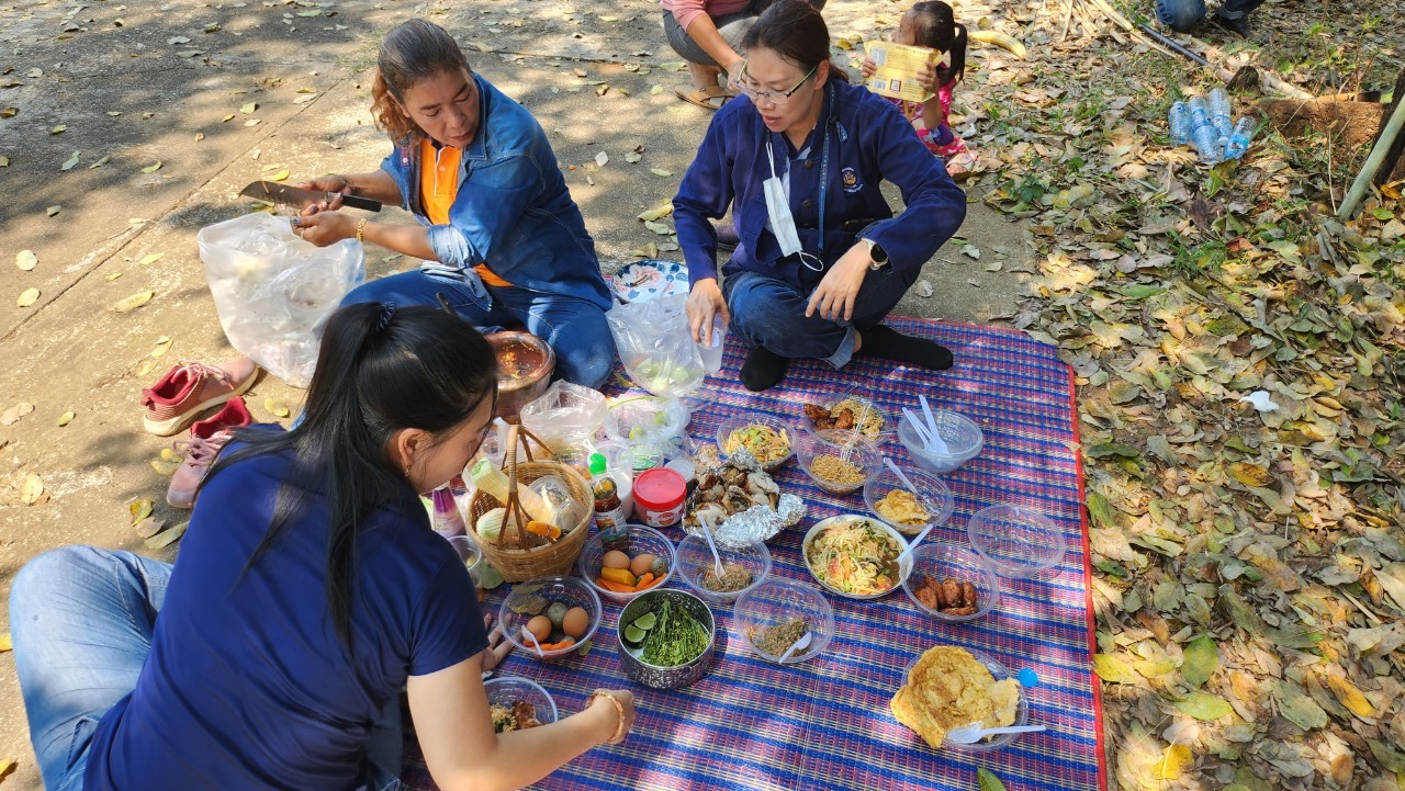 พช.กาญจนบุรี ลุยด้วยใจเพื่อบ้านของเรา “ศูนย์พัฒนาอาชีพหนองบัว กรมการพัฒนาชุมชน”