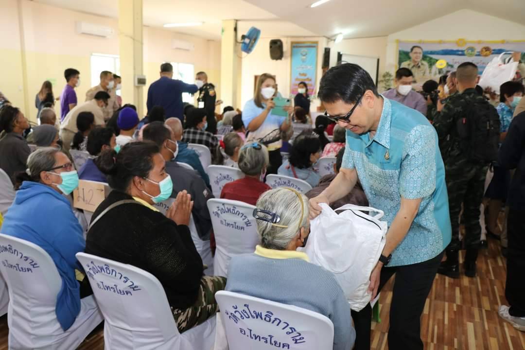 พช.กาญจน์ ร่วมกิจกรรม “บำบัดทุกข์ บำรุงสุข สร้างรอยยิ้มให้ประชาชน” ครั้งที่ 4