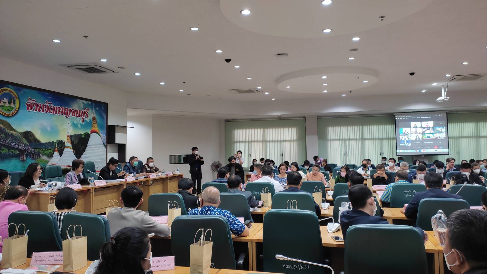 พช.กาญจนบุรีร่วมประชุมผู้ตรวจราชการสำนักนายกรัฐมนตรี เขตตรวจราชการที่ 3 พร้อมคณะตรวจราชการแบบบูรณาการ ในพื้นที่จังหวัดกาญจนบุรี