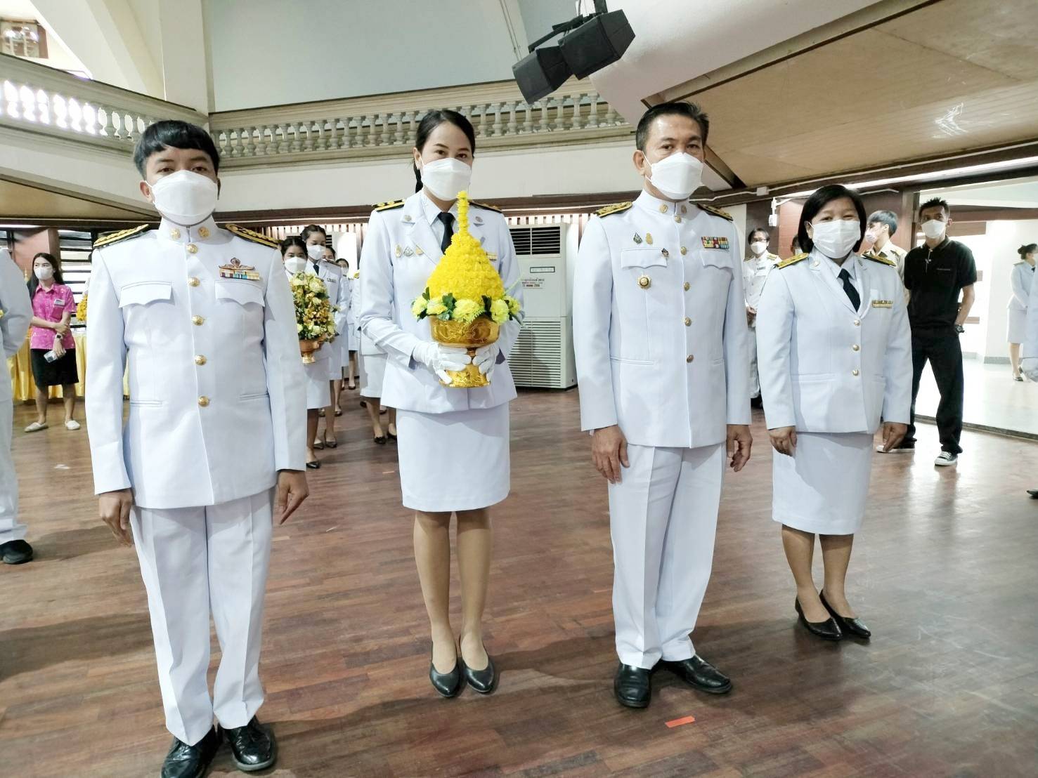 พช.กาญจนบุรี ร่วมวางพานพุ่มถวายพระราชสักการะพระบาทสมเด็จพระบรมชนกาธิเบศร มหาภูมิพลอดุลยเดชมหาราช บรมนาถบพิตร พระบิดาแห่งมาตรฐานการช่างไทย
