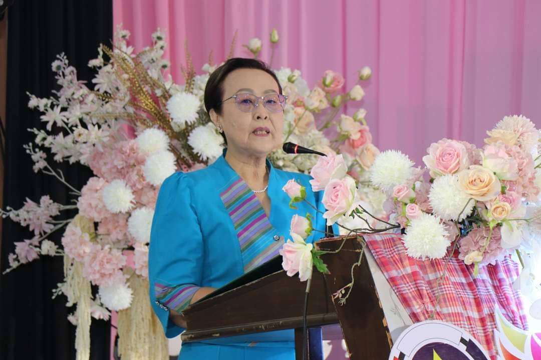 พช.กาญจนบุรีจัดงานสตรีกาญจน์ สวยไฉไลด้วยผ้าไทย ร่วมใจลดขยะ เนื่องในวันสตรีสากล ประจำปี 2566