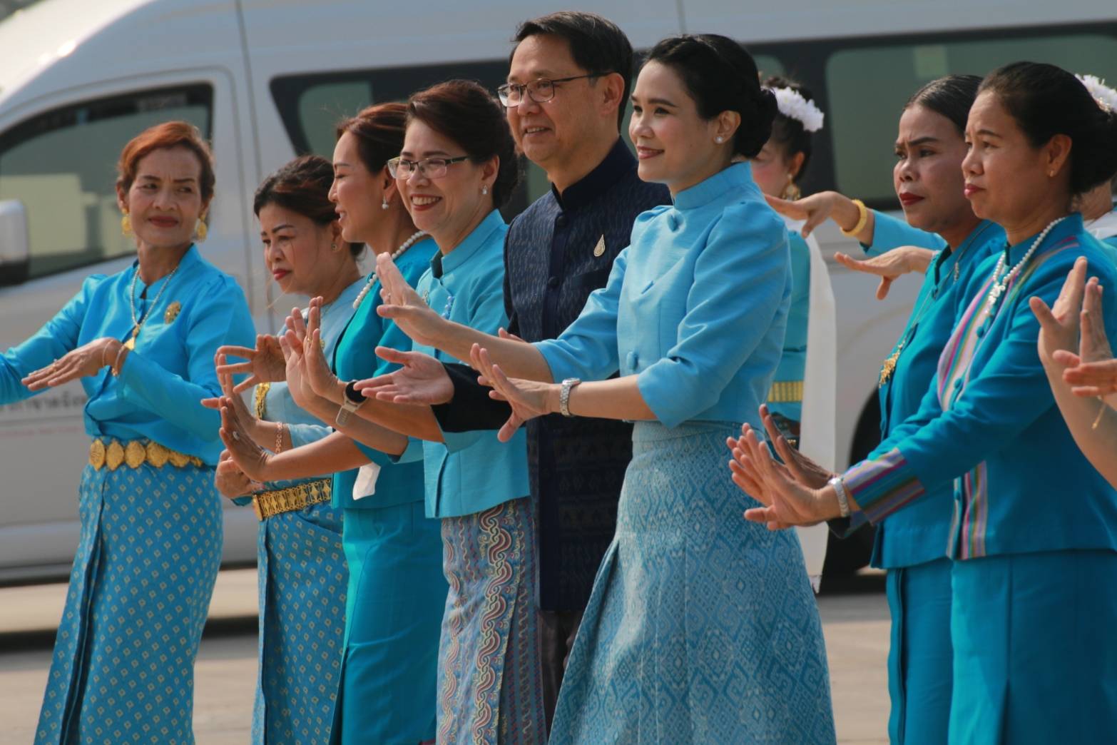 พช.กาญจนบุรีจัดงานสตรีกาญจน์ สวยไฉไลด้วยผ้าไทย ร่วมใจลดขยะ เนื่องในวันสตรีสากล ประจำปี 2566