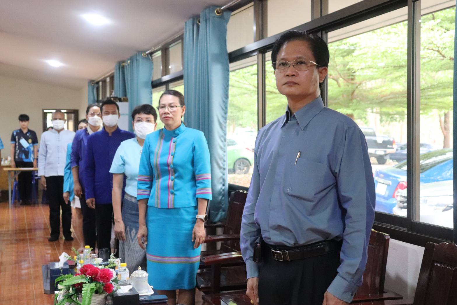 พช.กาญจนบุรี และเครือข่ายกองทุนแม่ของแผ่นดินจังหวัดกาญจนบุรี สำนึกในพระมหากรุณาธิคุณสมเด็จพระเจ้าลูกเธอ เจ้าฟ้าพัชรกิติยาภา นเรนทิราเทพยวดี กรมหลวงราชสาริณีสิริพัชร มหาวัชรราชธิดา ร่วมมอบข้าวสารและของใช้อุปโภค ในครัวเรือน ให้แก่ครัวเรือนยากจน