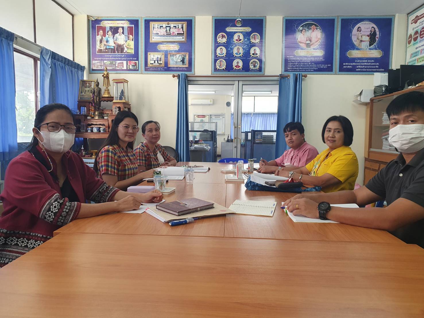 พช.กาญจนบุรี นิเทศ ติดตาม การดำเนินงานของสำนักงานพัฒนาชุมชนอำเภอ ประจำปีงบประมาณ พ.ศ. 2566 รอบไตรมาส 1 – 2
